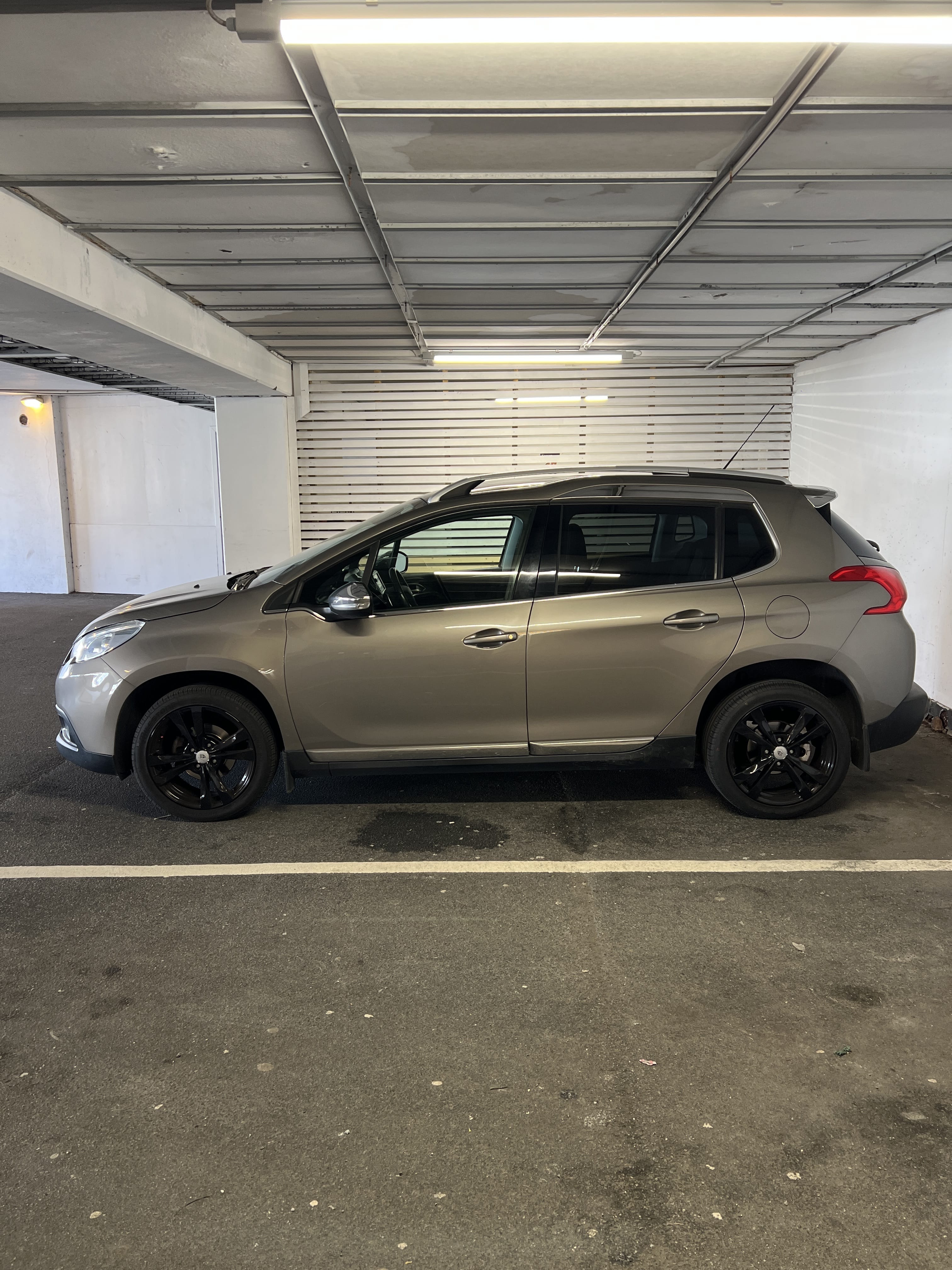 Peugeot 2008 med Aircondition