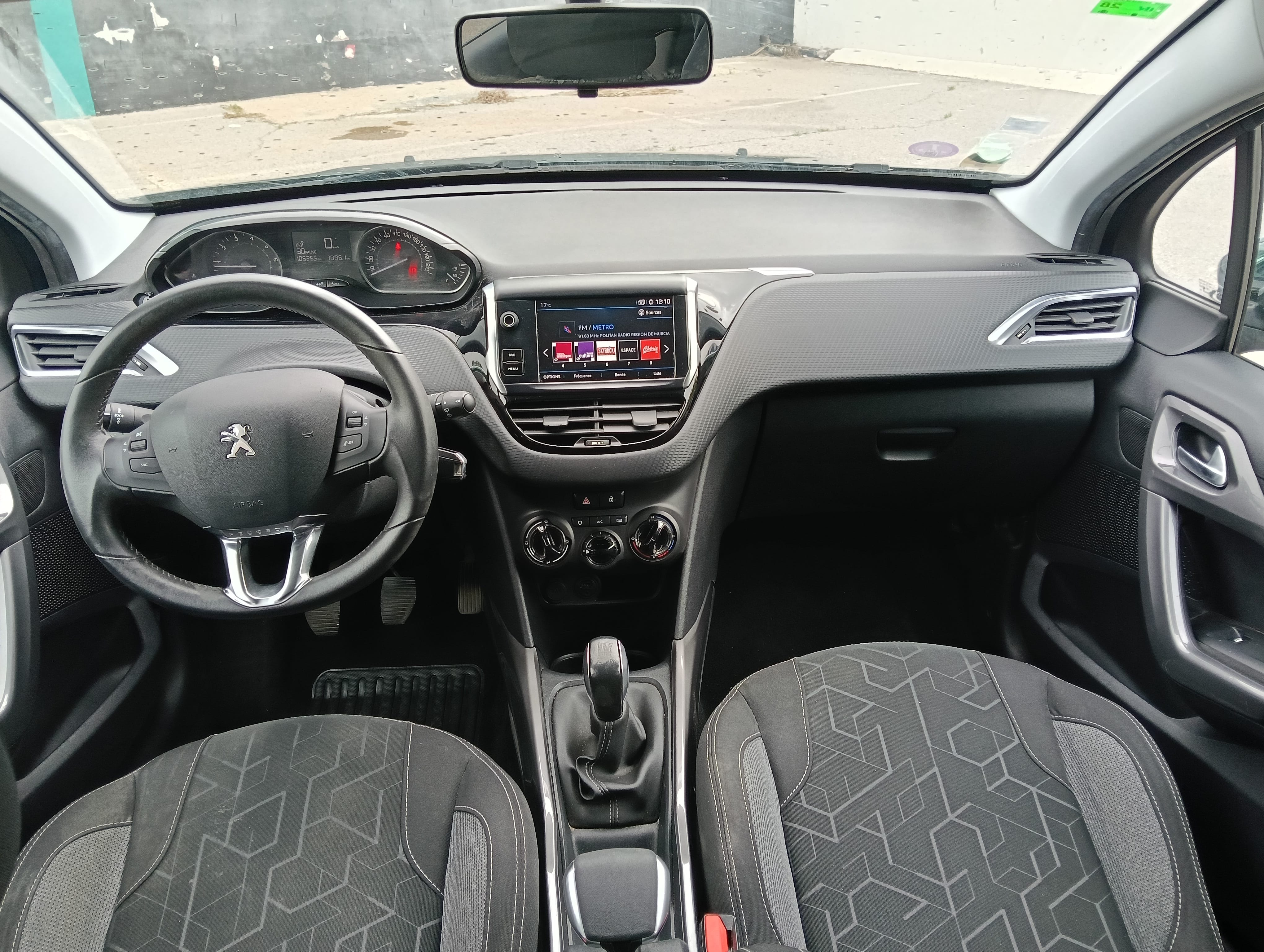 Peugeot 2008 1.2 gasolina 110 cv con Control de velocidad
