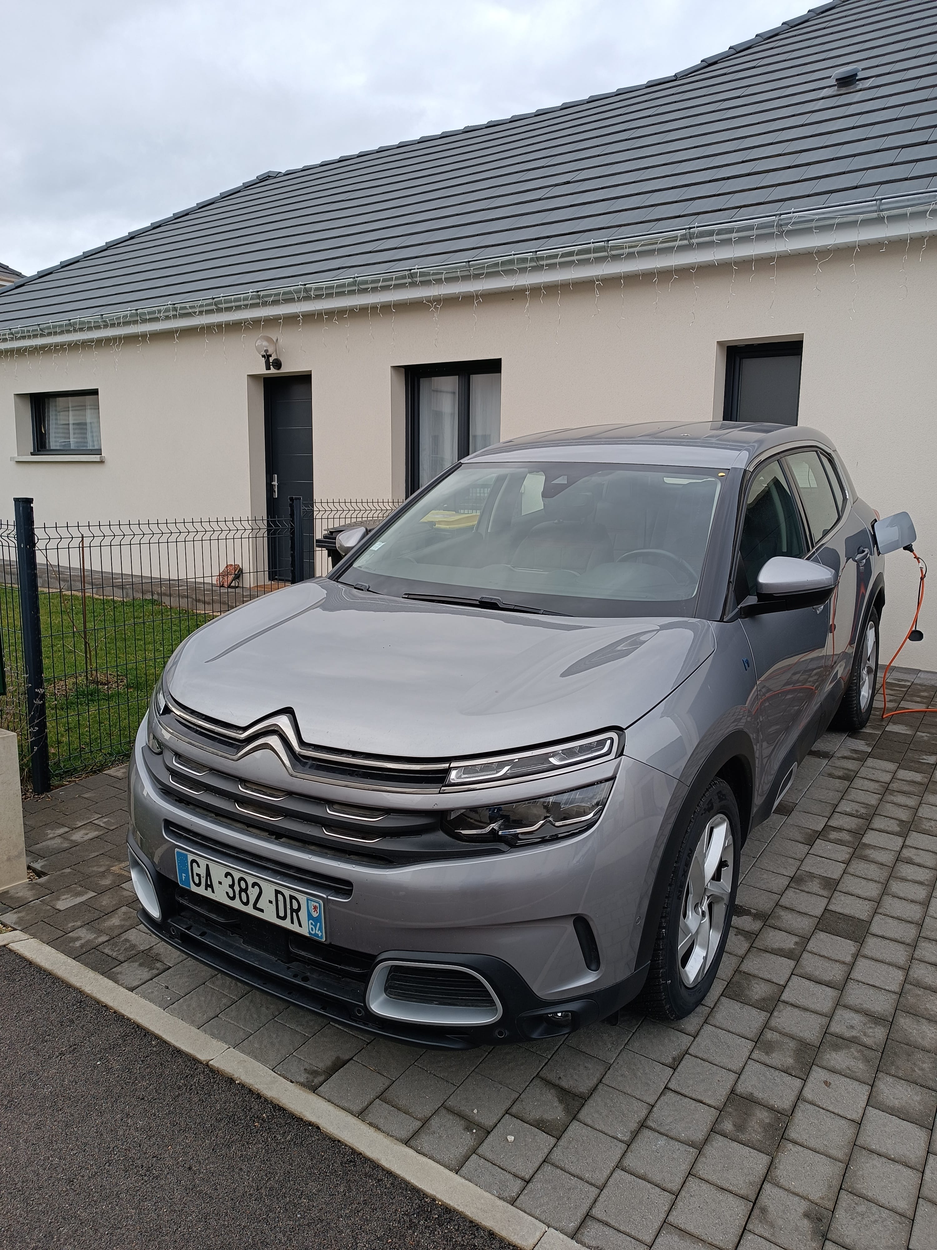 Citroen C5 Aircross Hybride, 2021, Essence 95 / Électrique (hybride), automatique