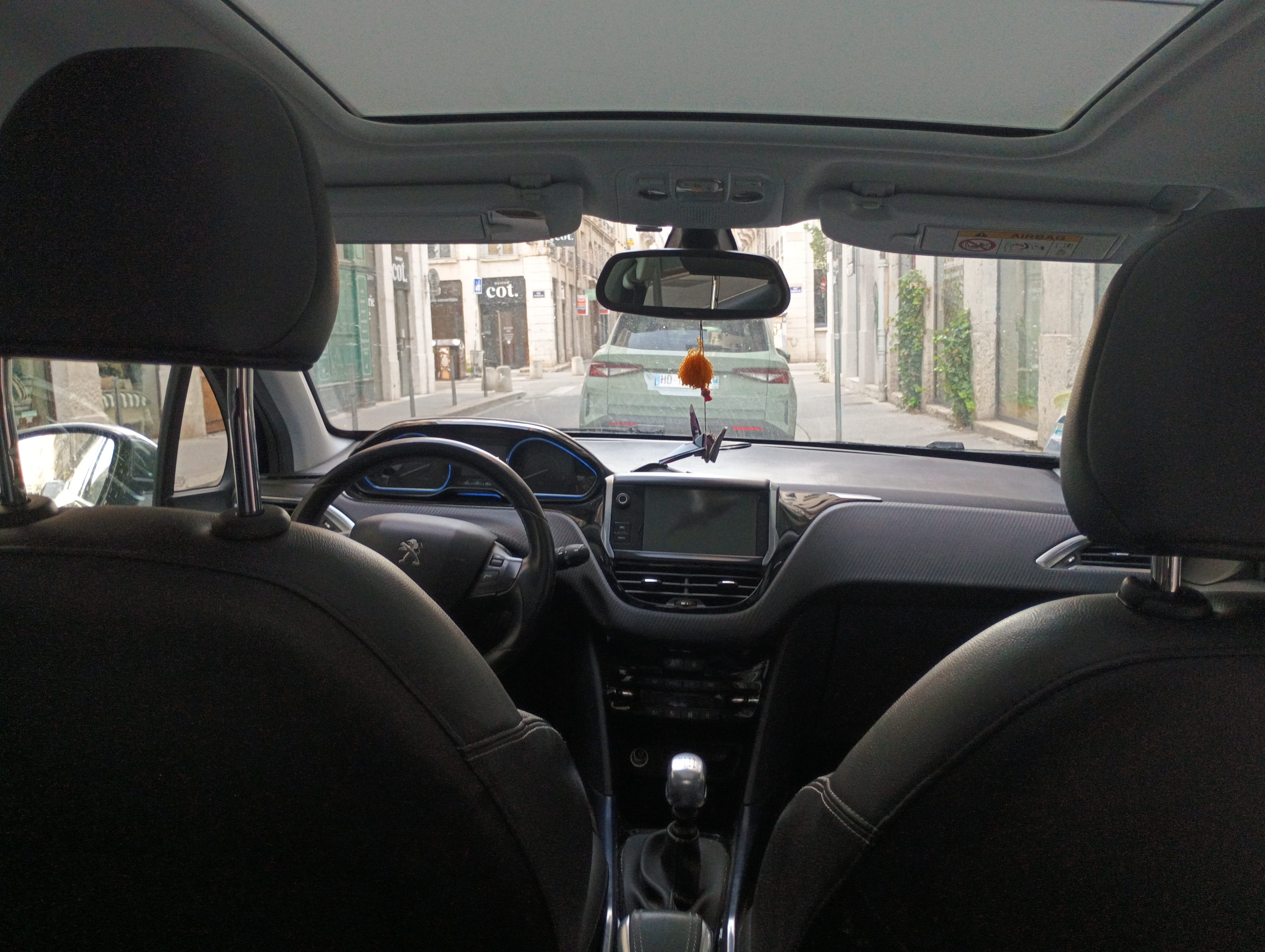 Peugeot 2008 avec GPS