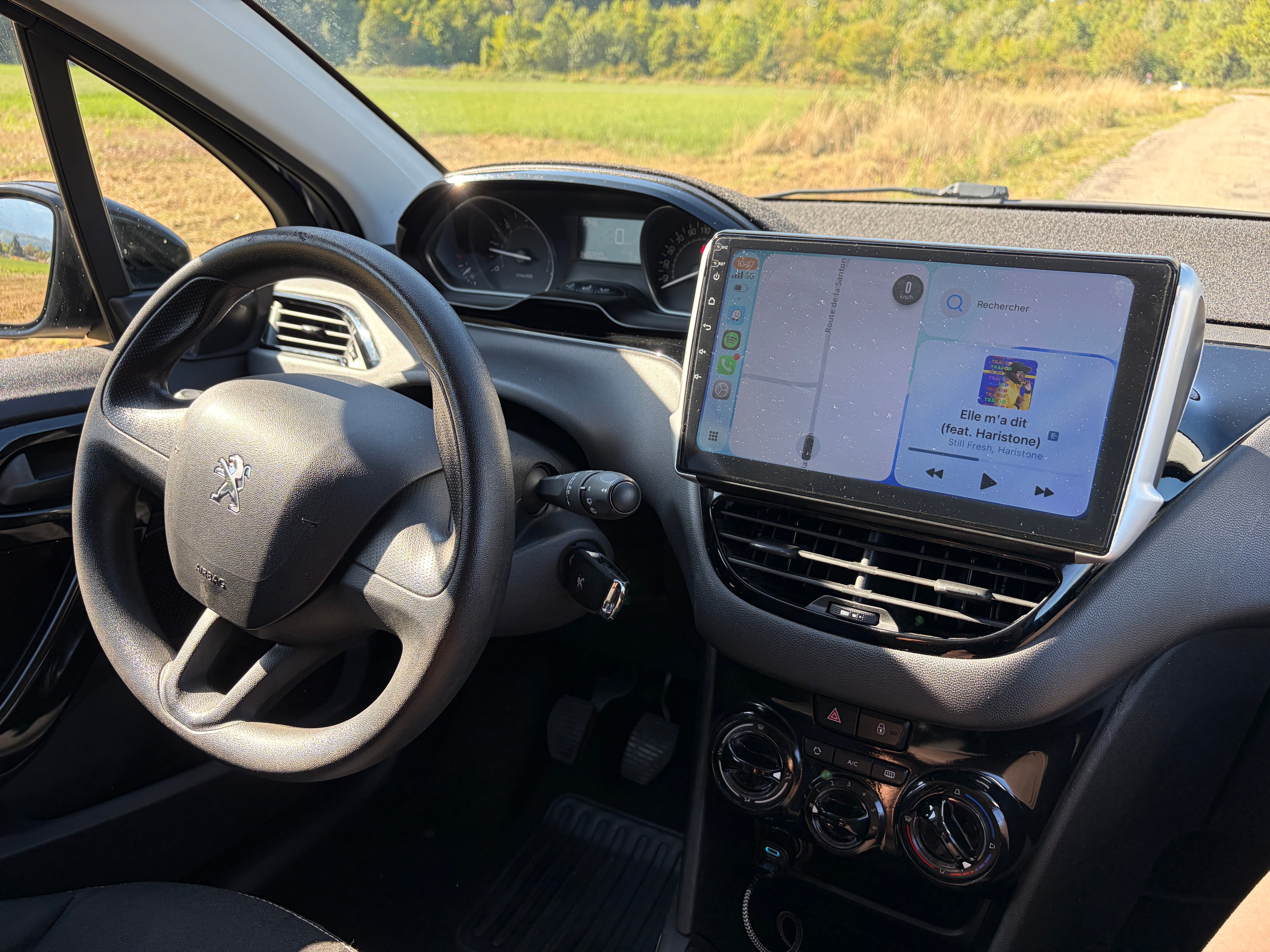 Peugeot 208 avec Android Auto