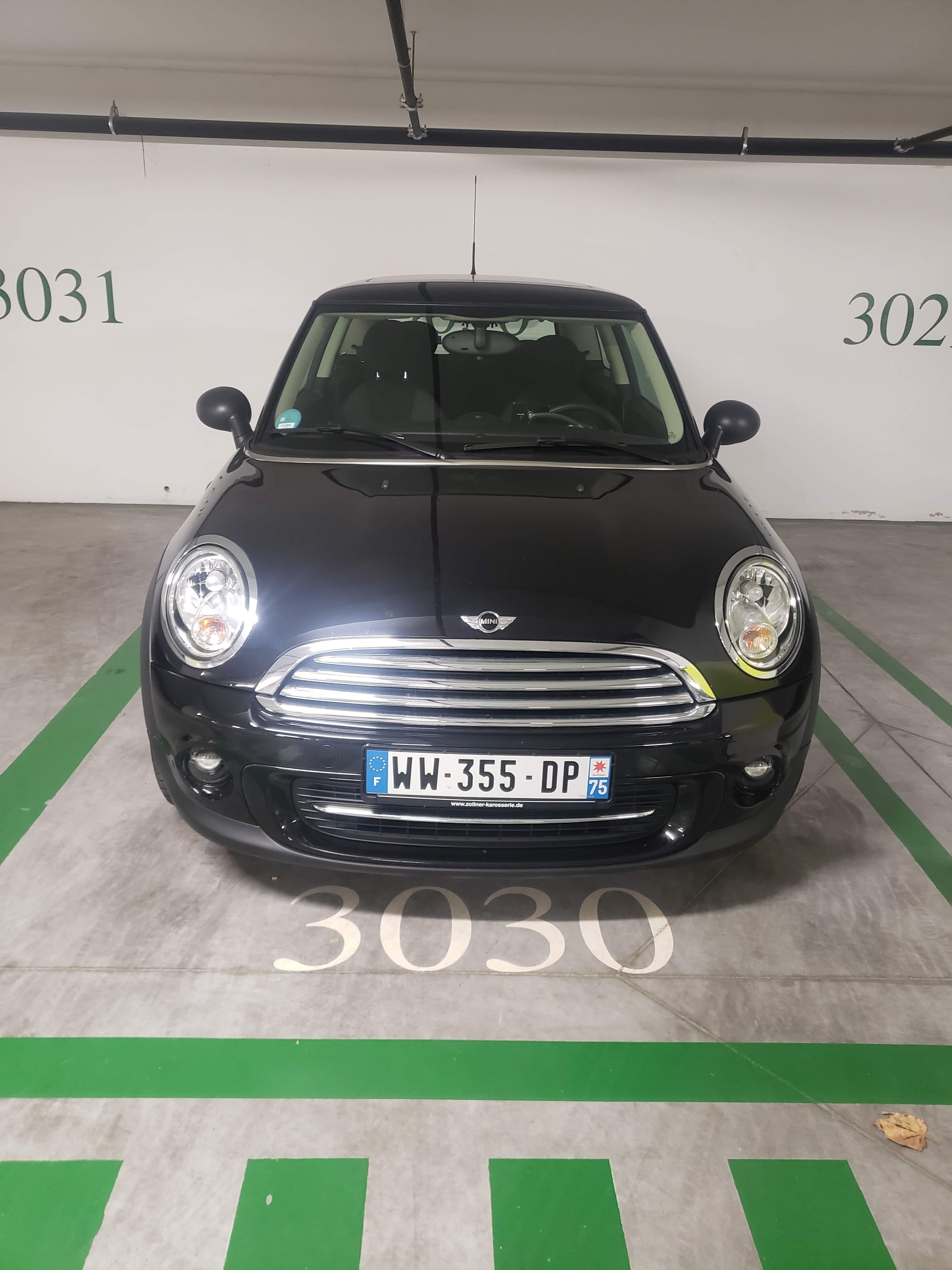 Mini Cooper 3 portes avec Audio Bluetooth