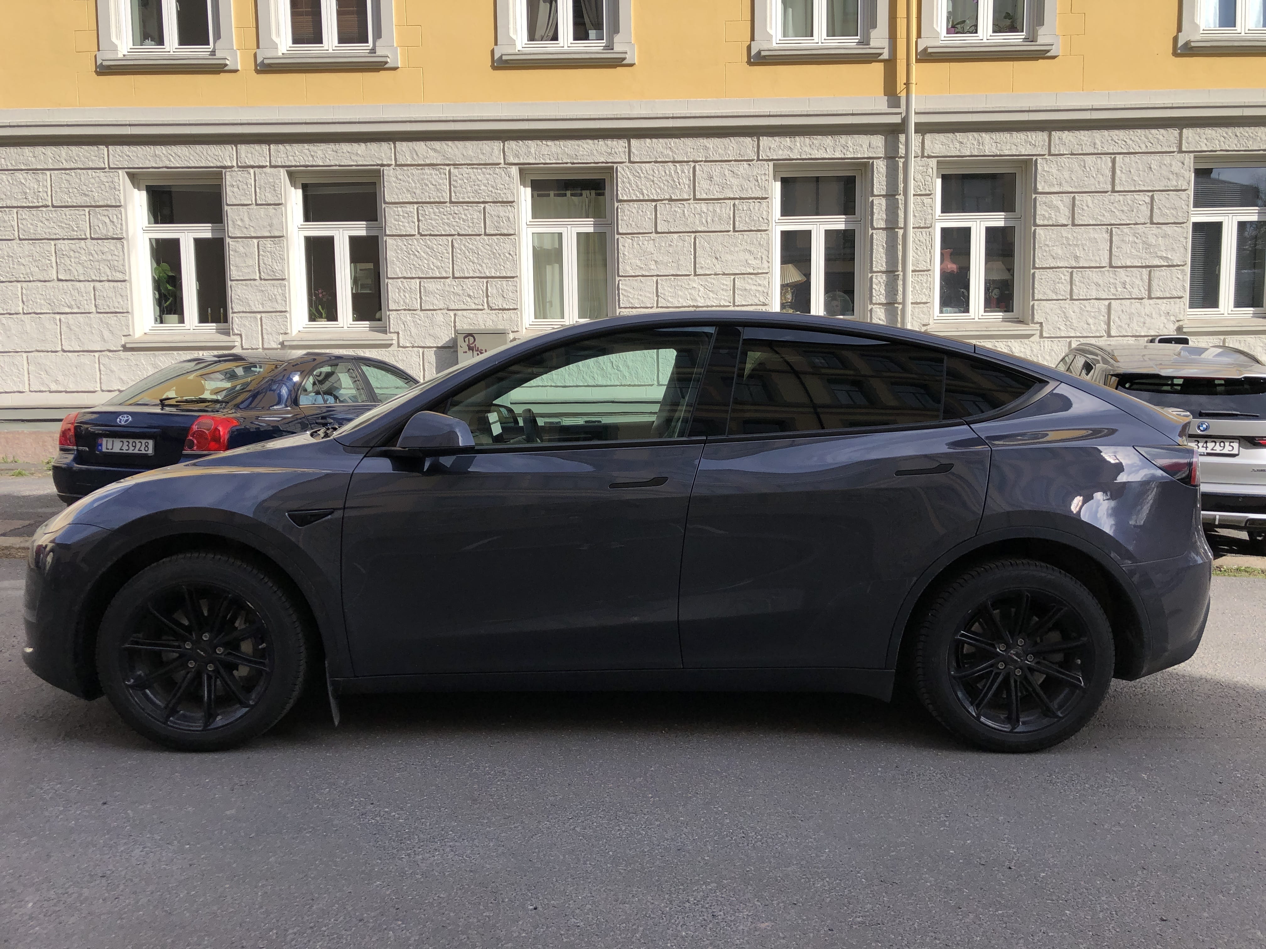 Tesla Model Y Long Range med Aircondition