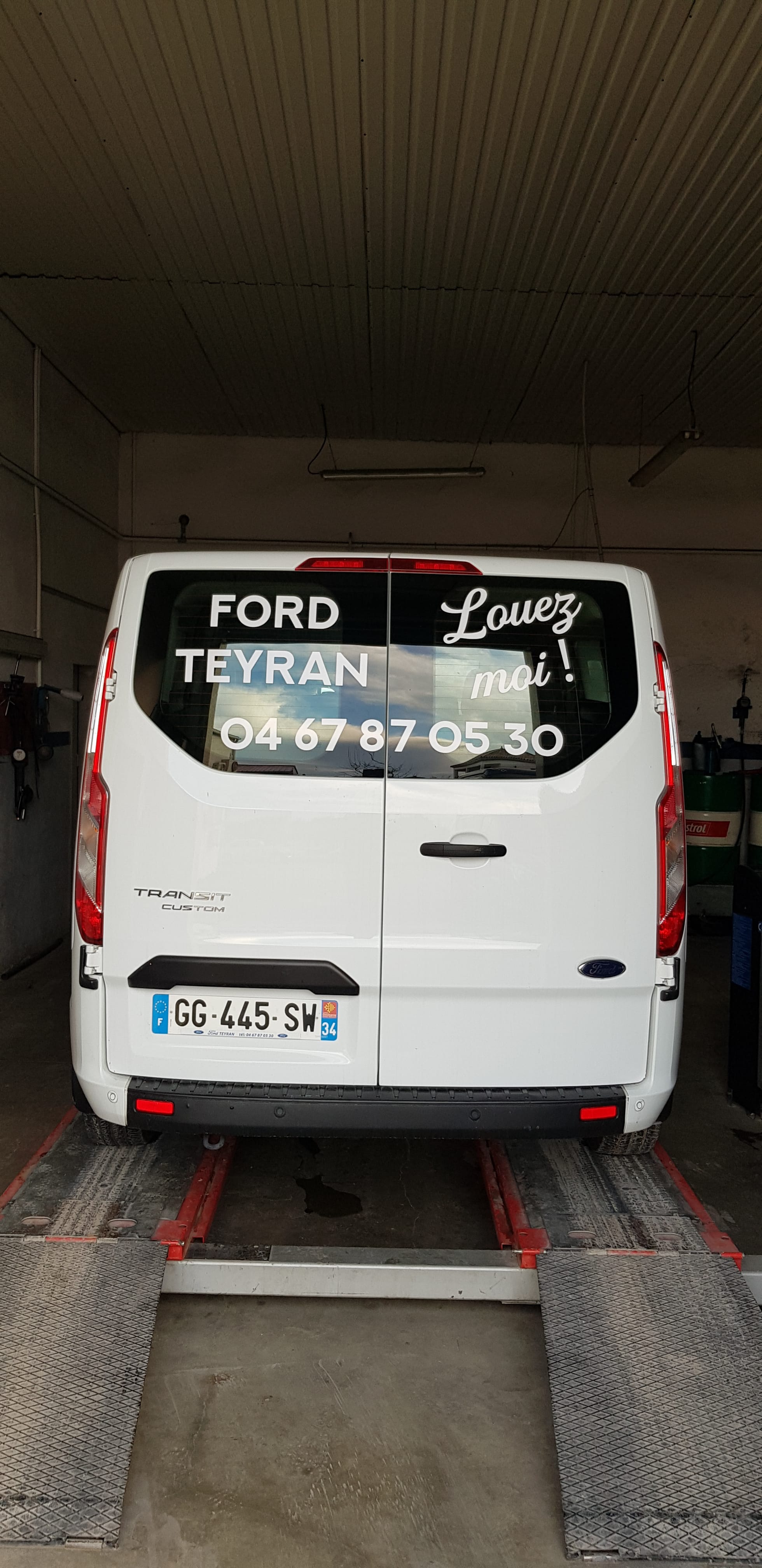 Ford Transit Custom Kombi 2.0L PANTHER 105CH avec Entrée audio / iPod