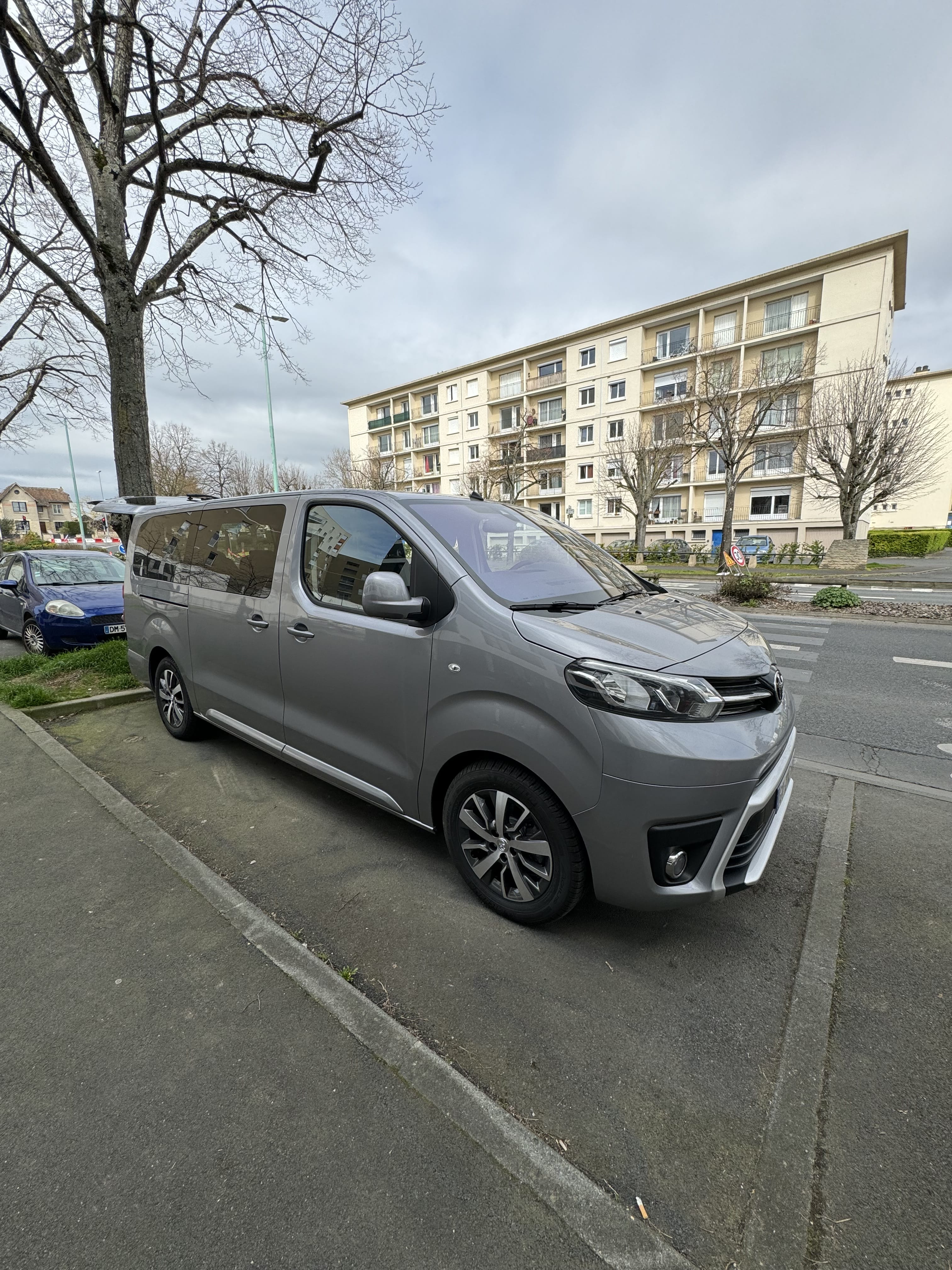 Toyota Proace Verso avec Climatisation