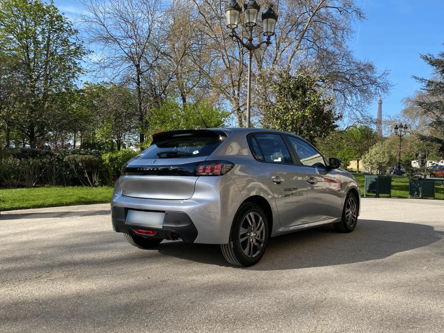 Peugeot 208 avec GPS