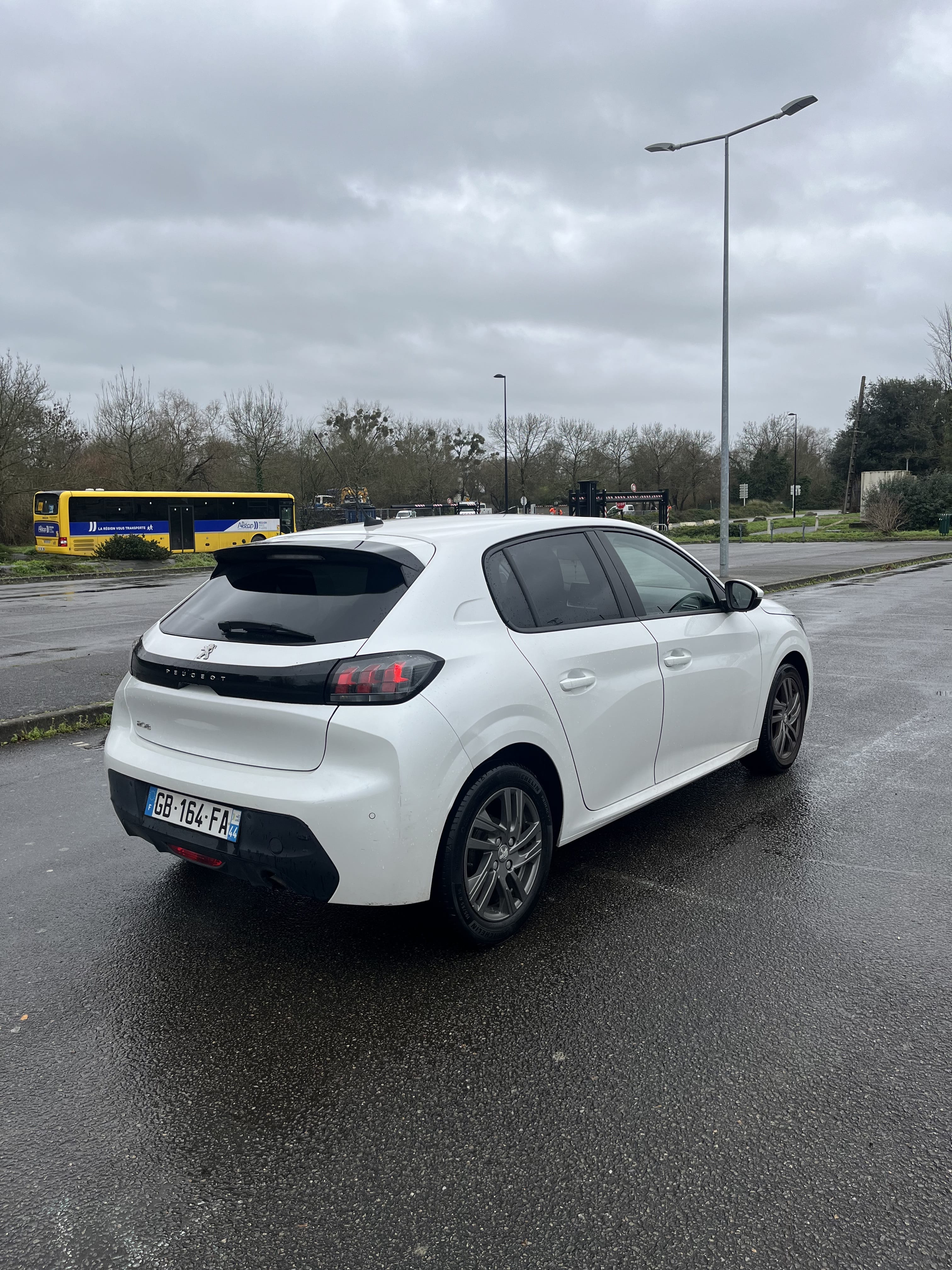 Peugeot 208 avec Régulateur de vitesse