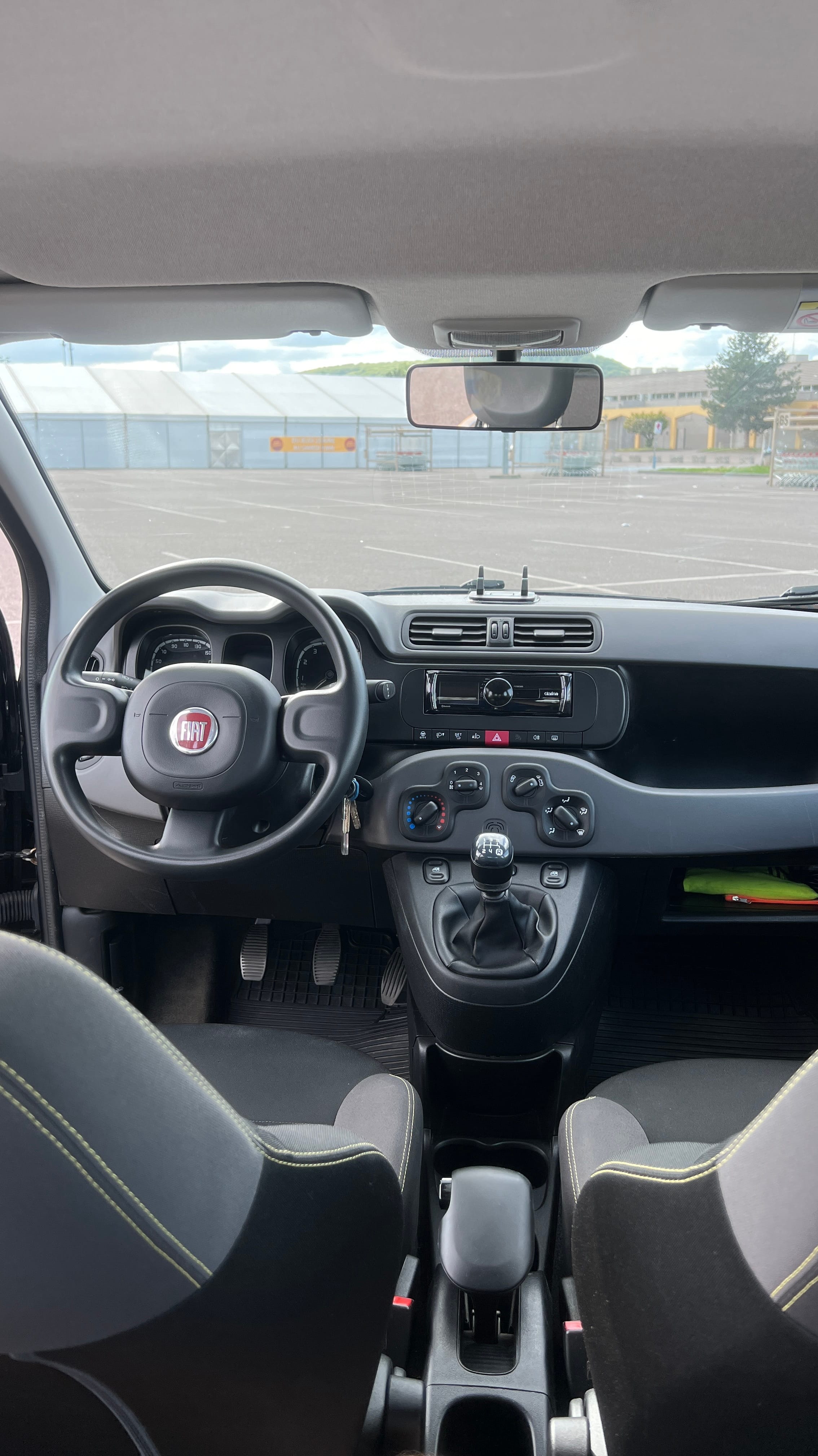 Fiat Panda avec Autoradio