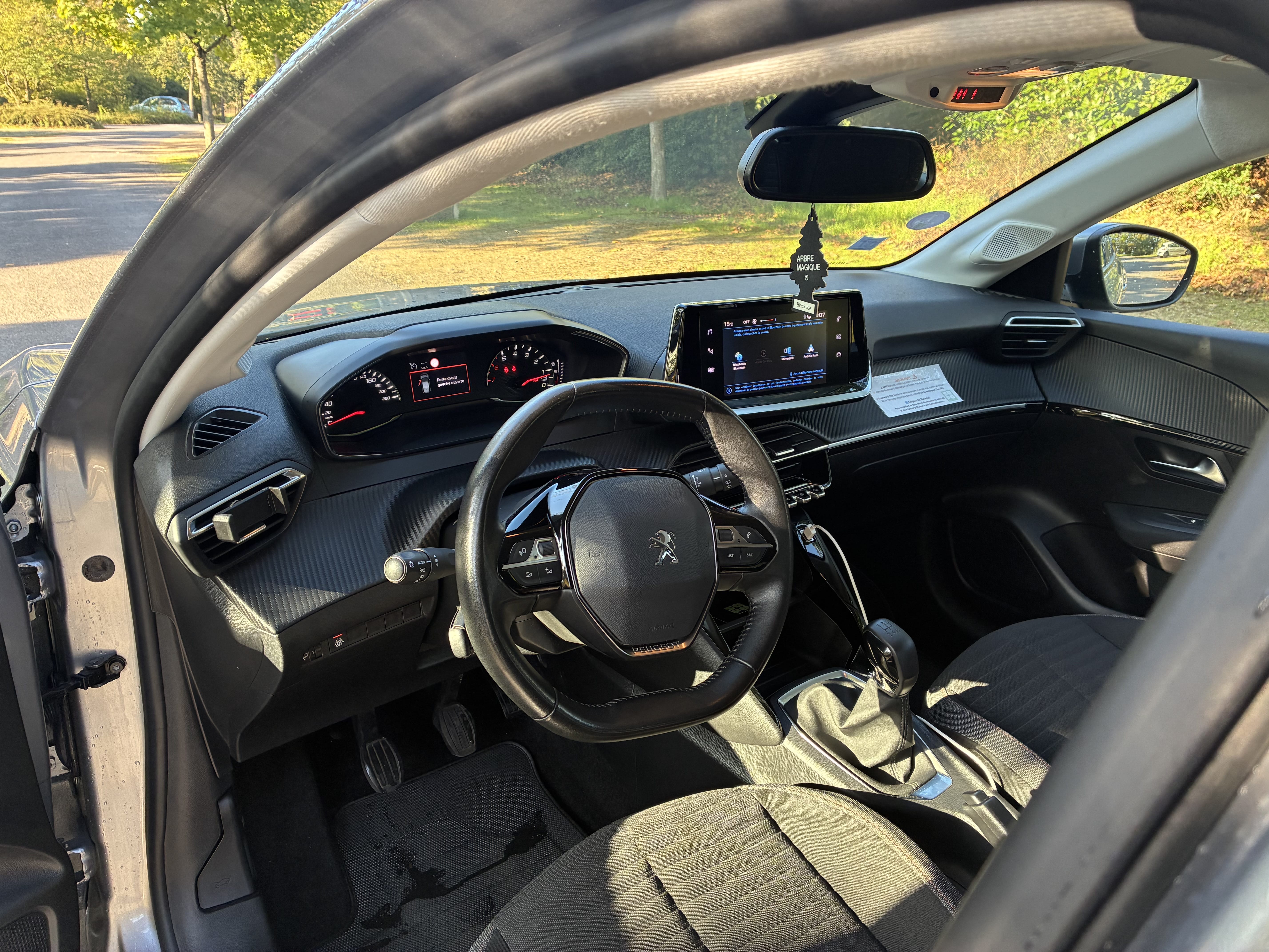 Peugeot 208 avec Entrée audio / iPod