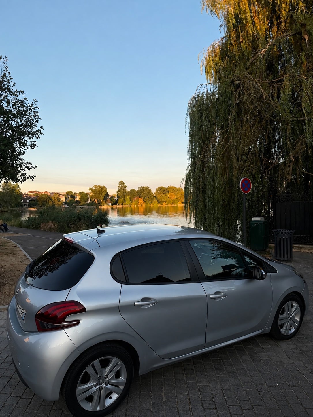 Peugeot 208 avec Climatisation