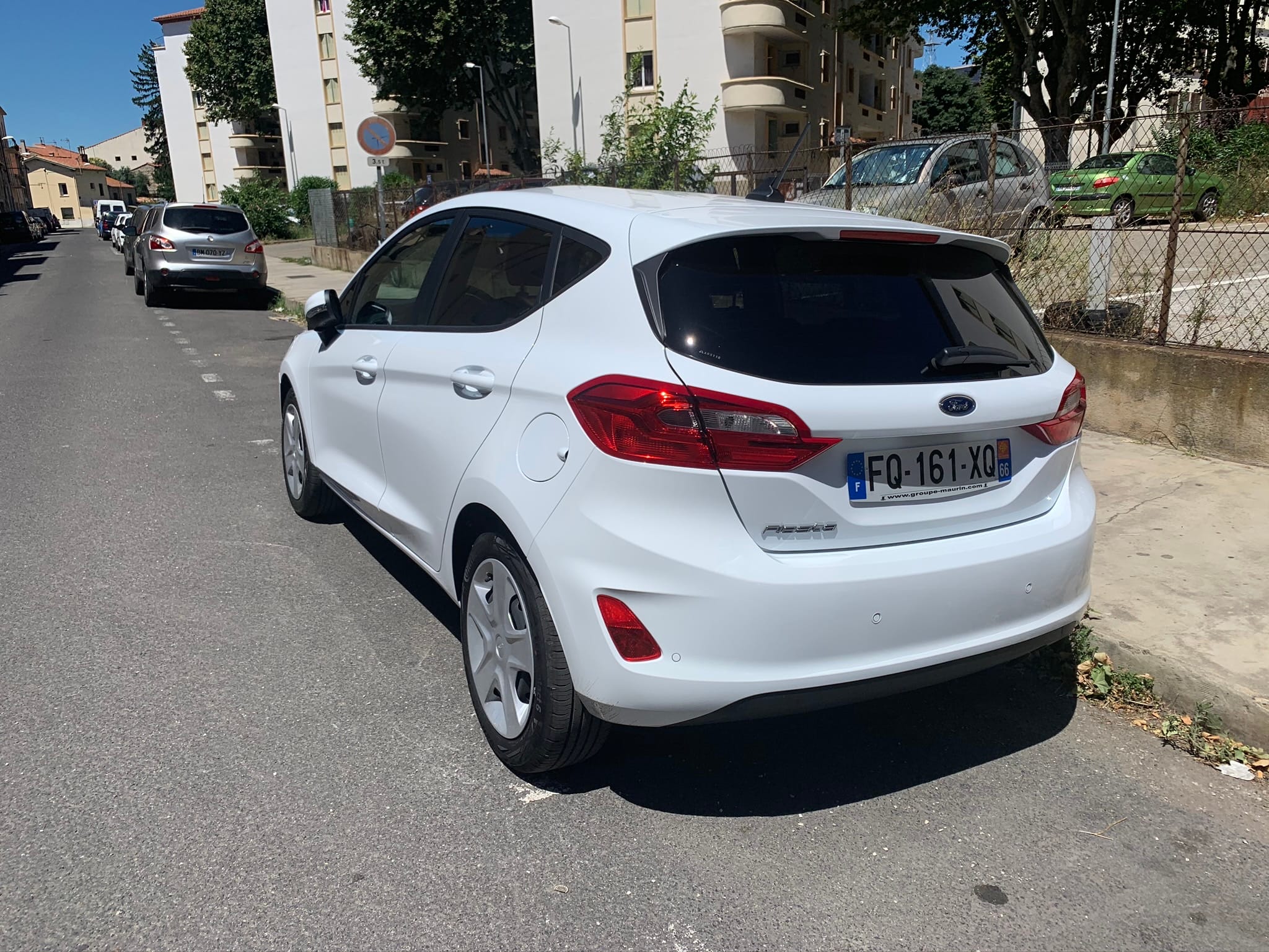 Ford Fiesta 1,5 Tdci cool connect blanche 85cv avec Climatisation