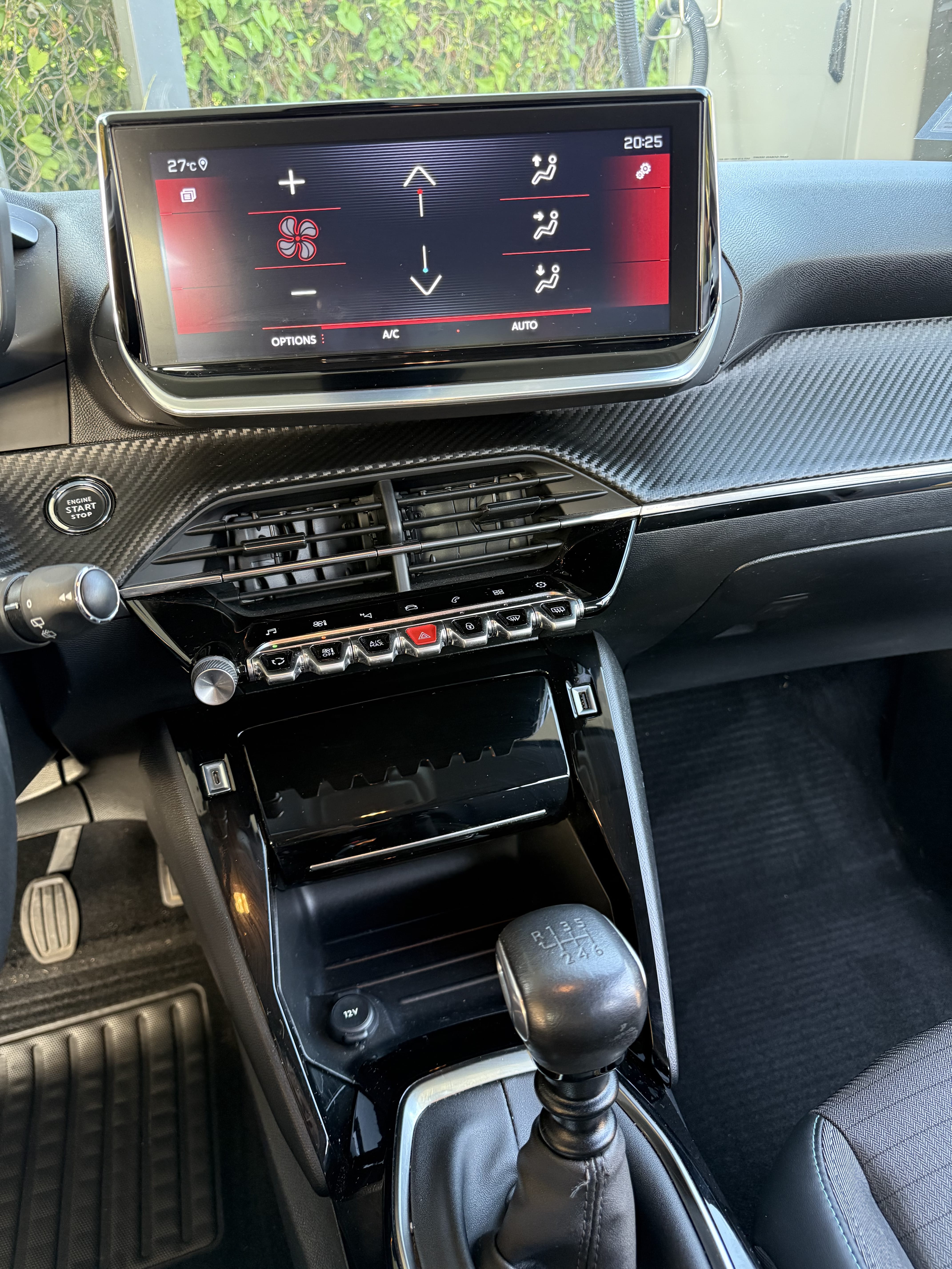 Peugeot 208 avec Siège bébé