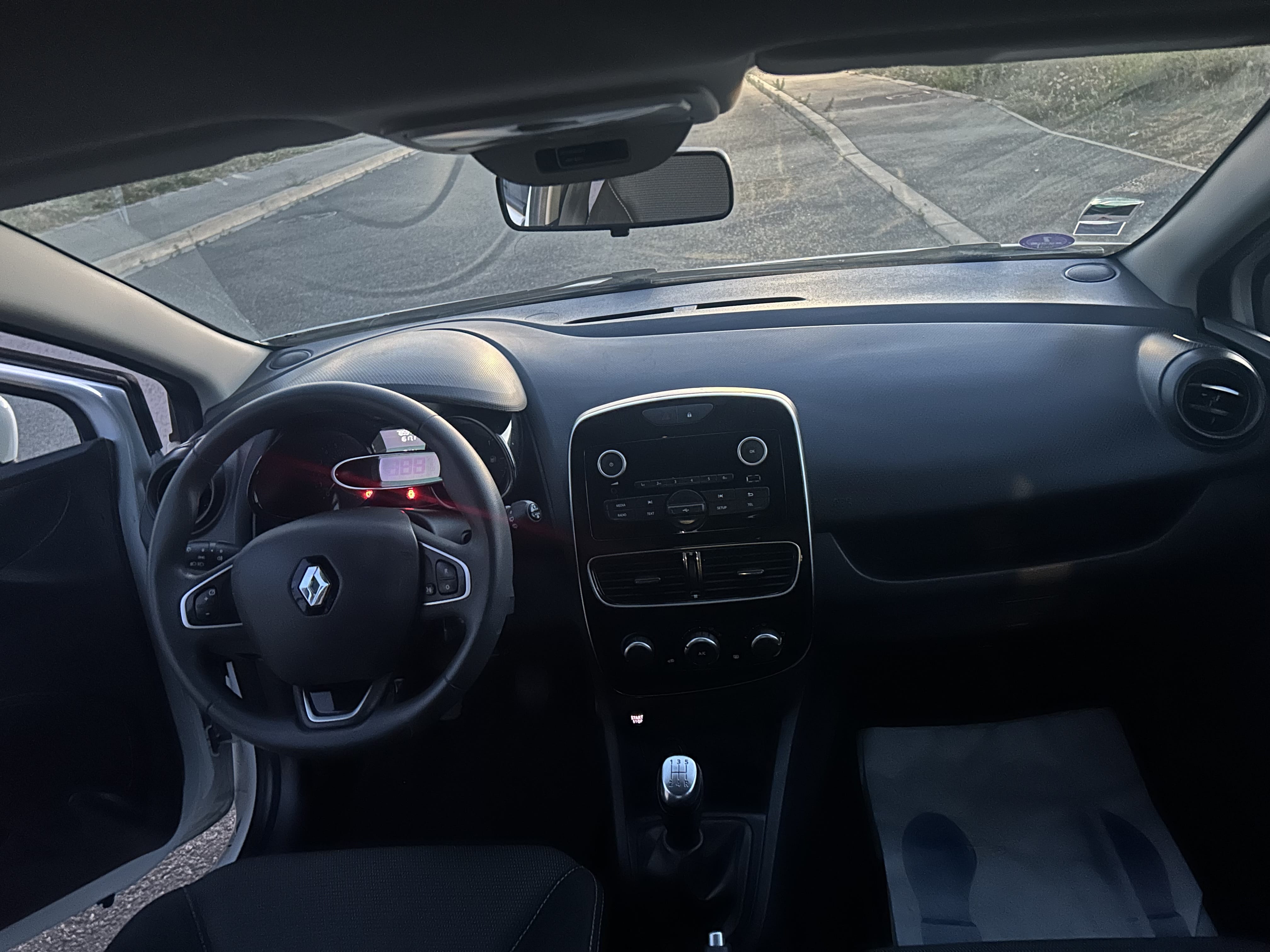 Renault Clio 2018 with Bluetooth audio