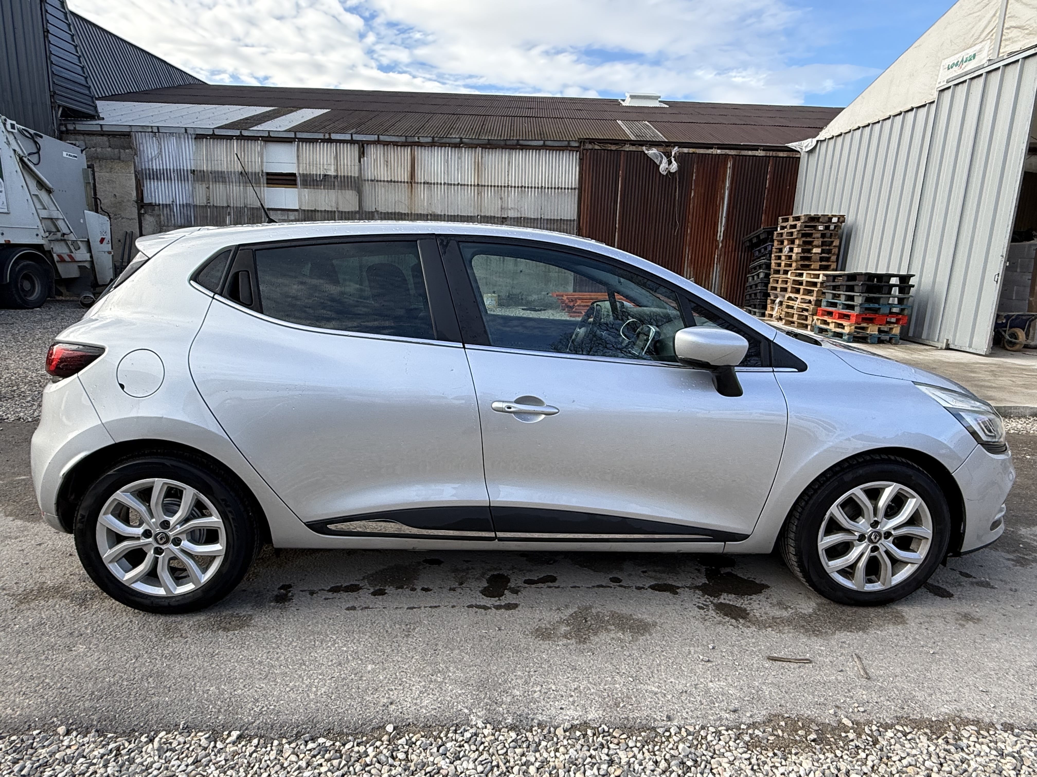 Renault Clio avec Climatisation
