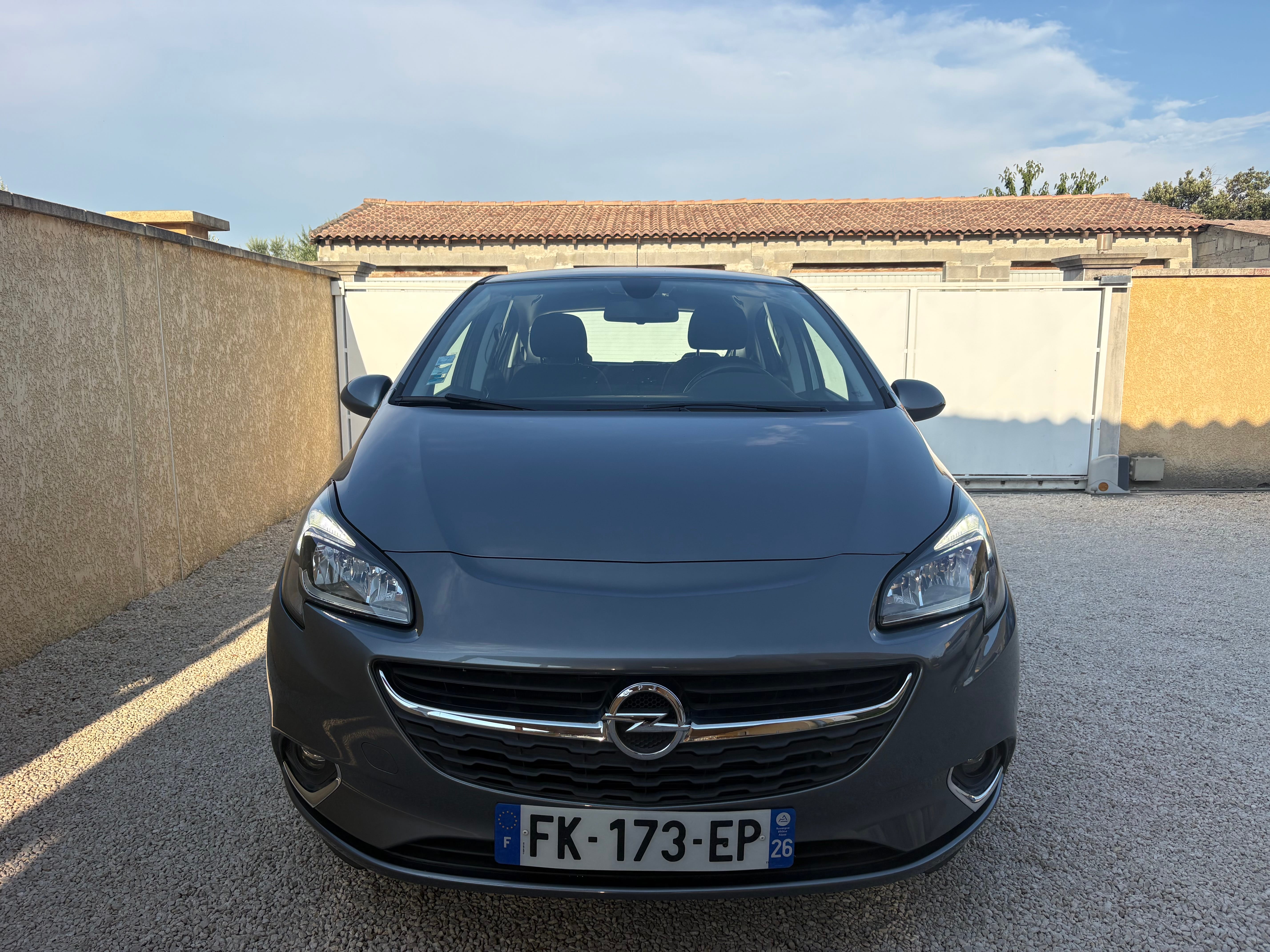 Opel Corsa avec Siège bébé