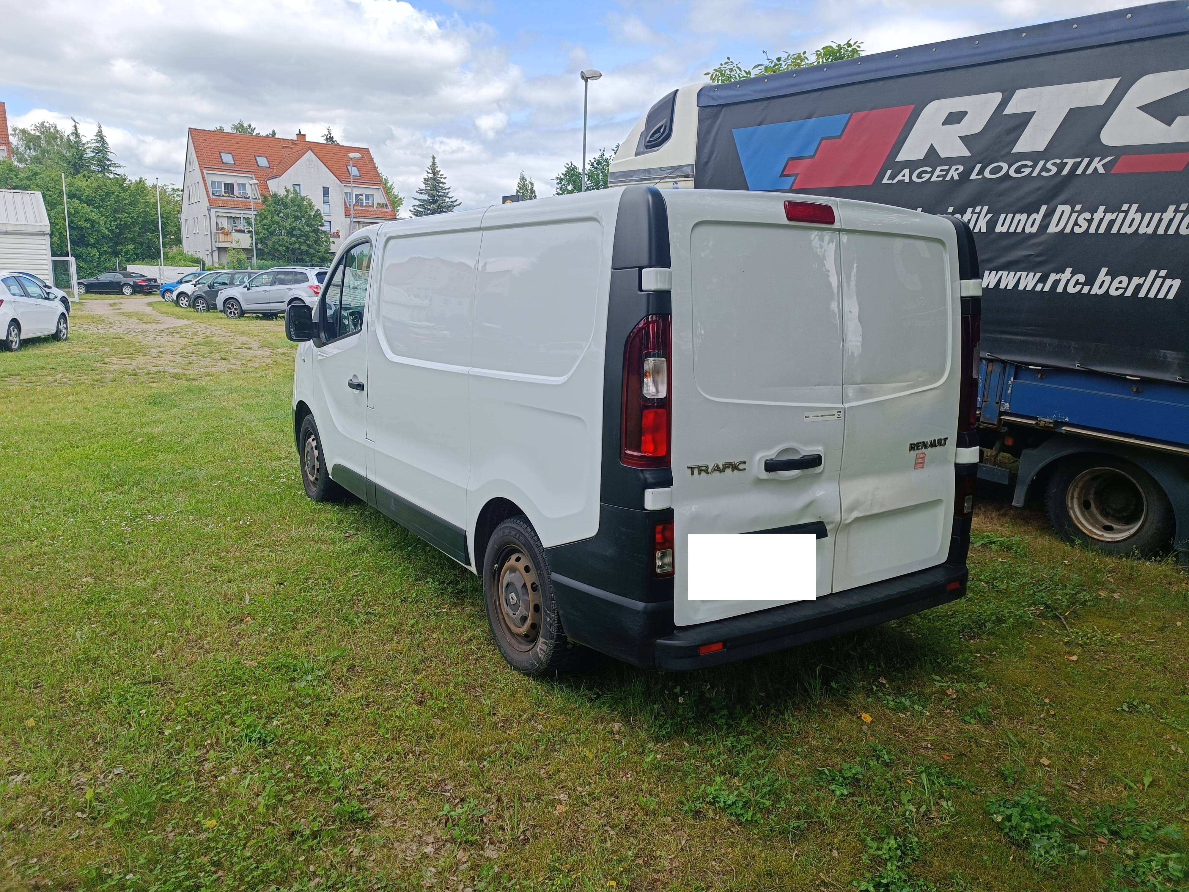 Renault Trafic mit Anhängerkupplung