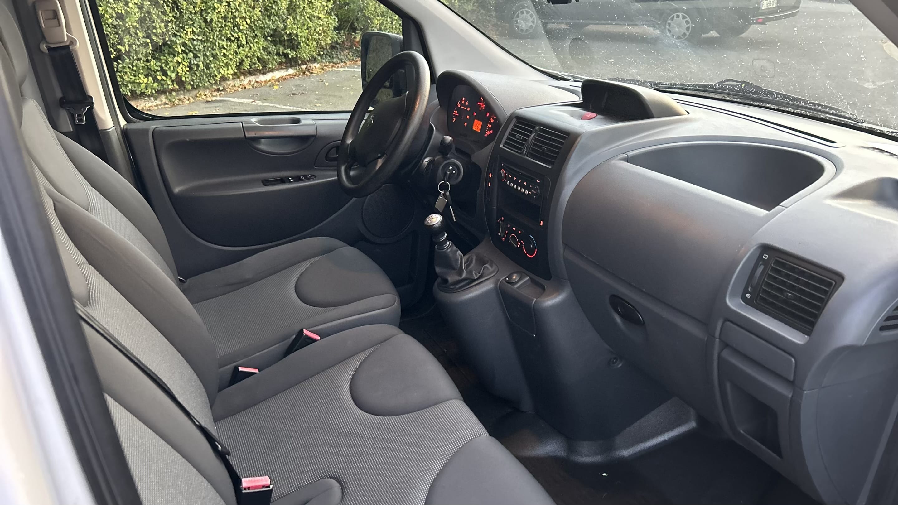 Peugeot Expert Tepee avec Attelage