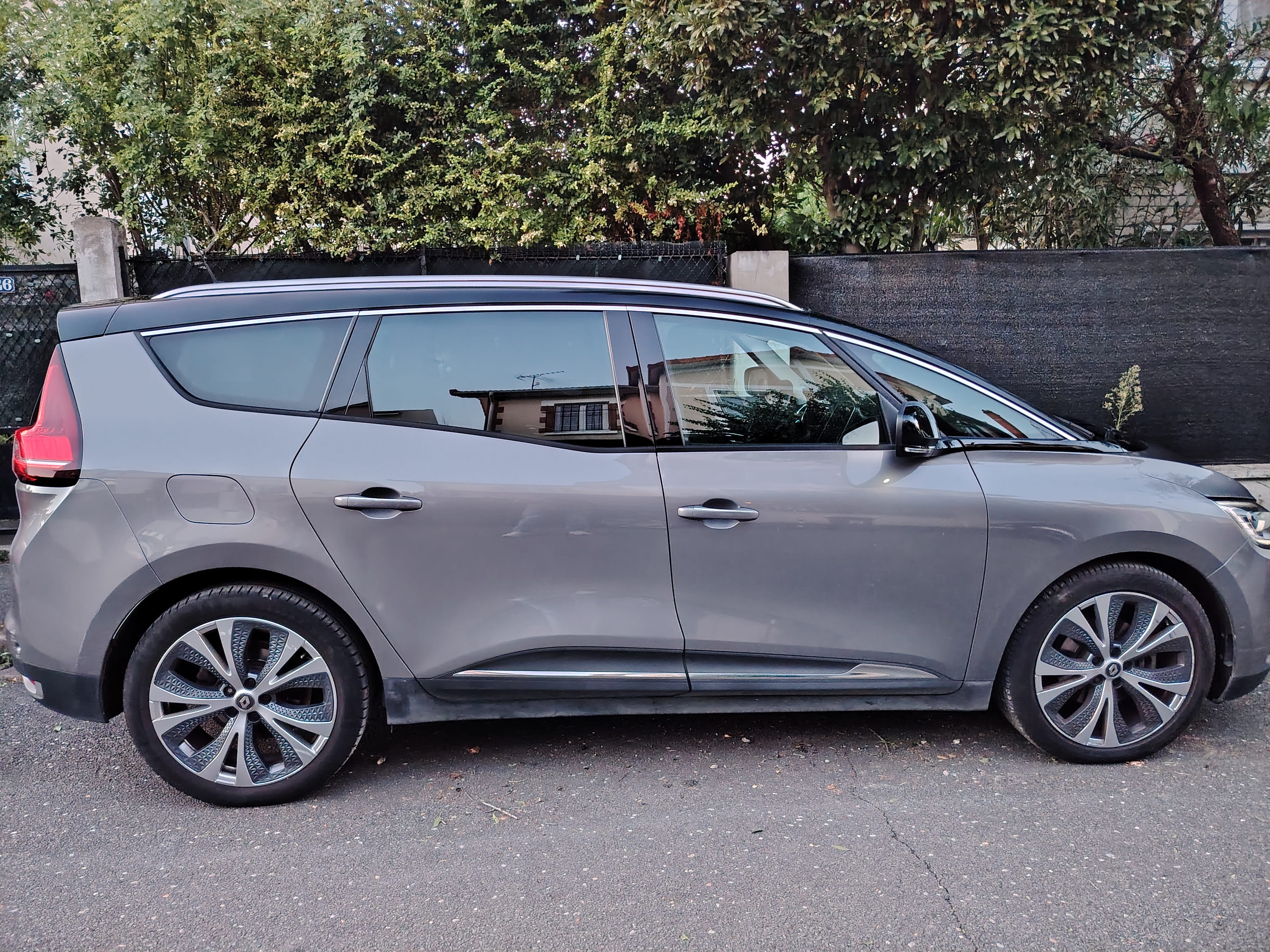 Renault Grand Scenic avec Climatisation