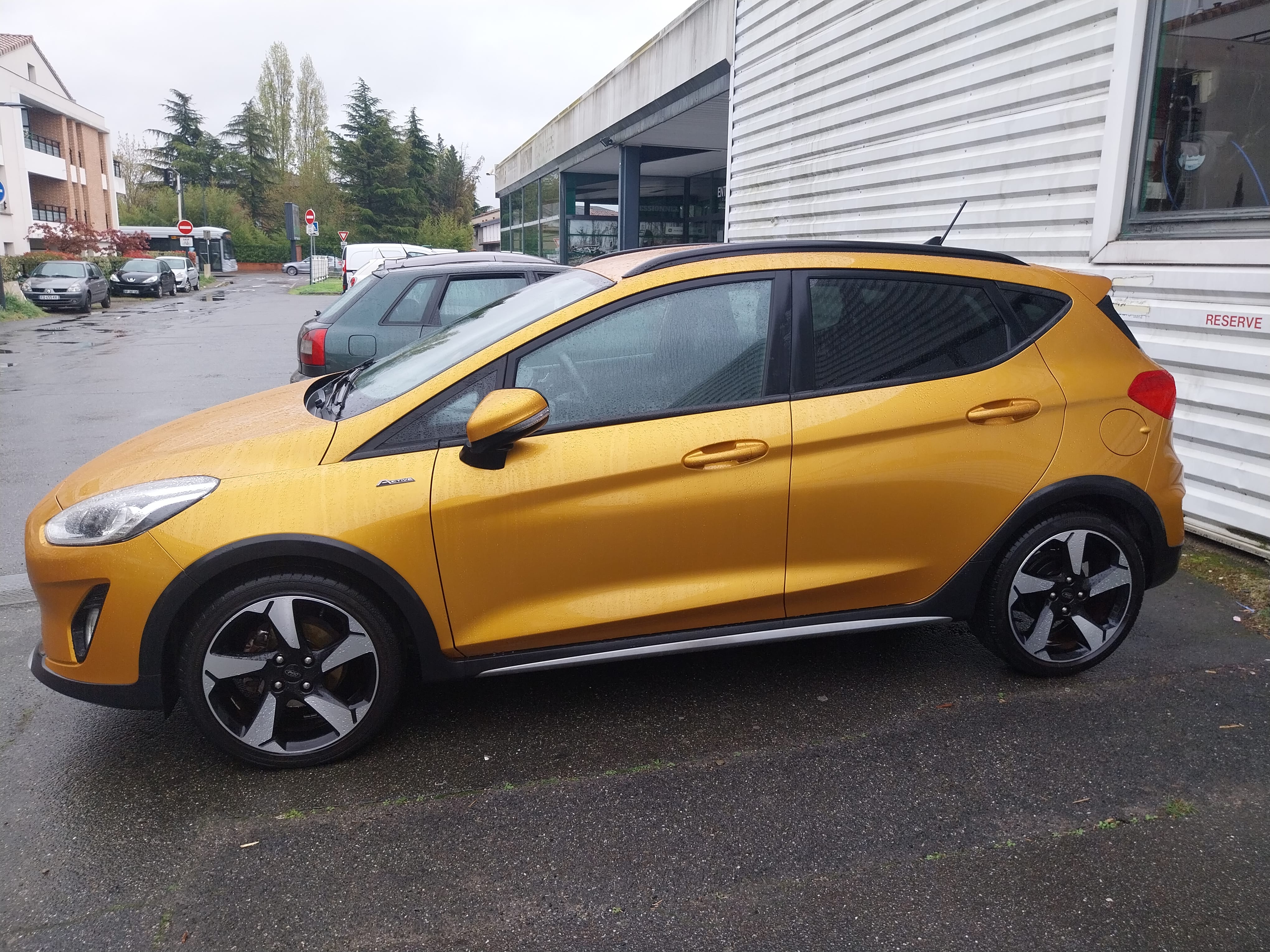 Ford Fiesta avec Climatisation
