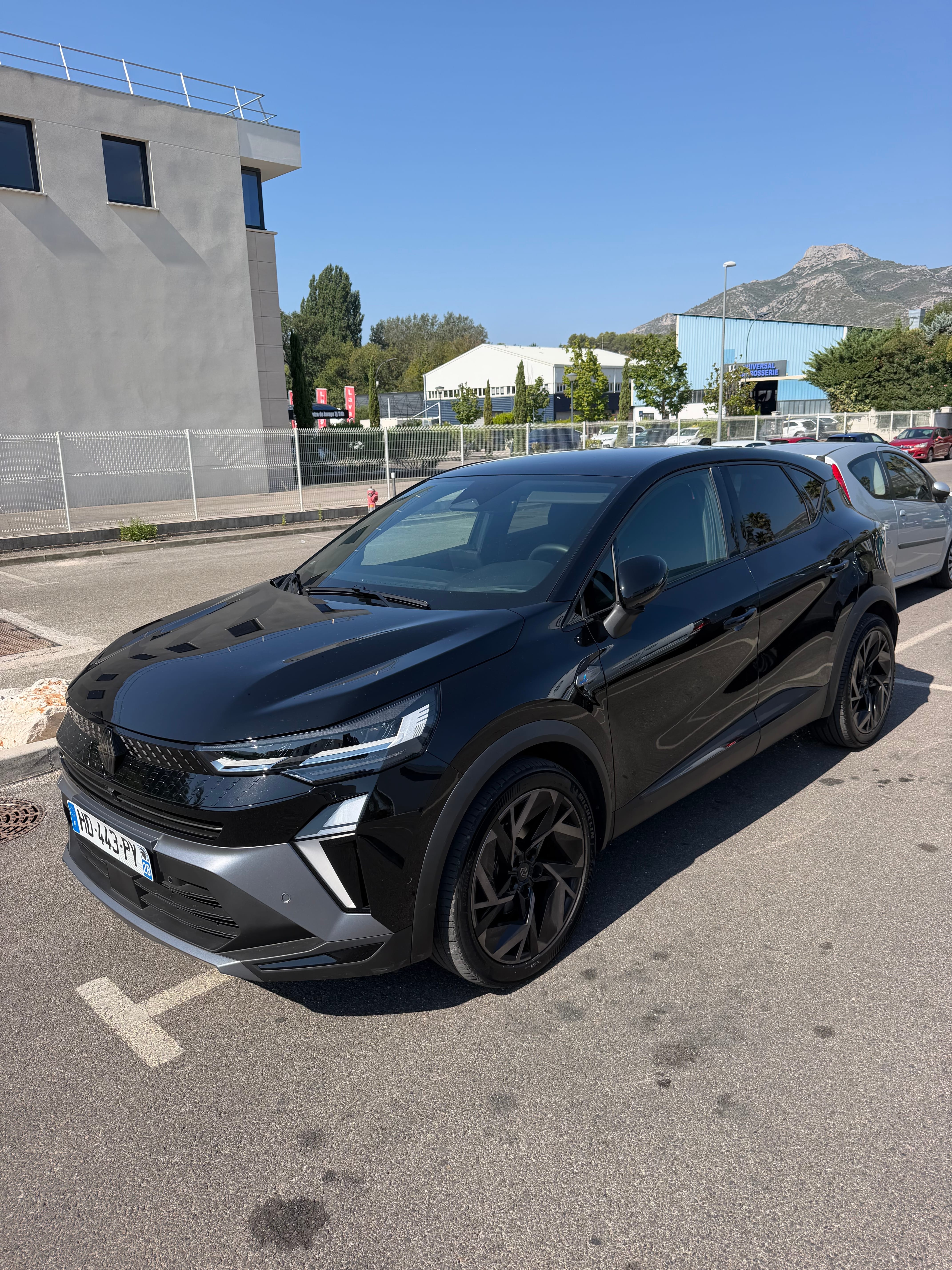 Renault Captur, 2025, Essence 95 / Electric (hybrid), automatic
