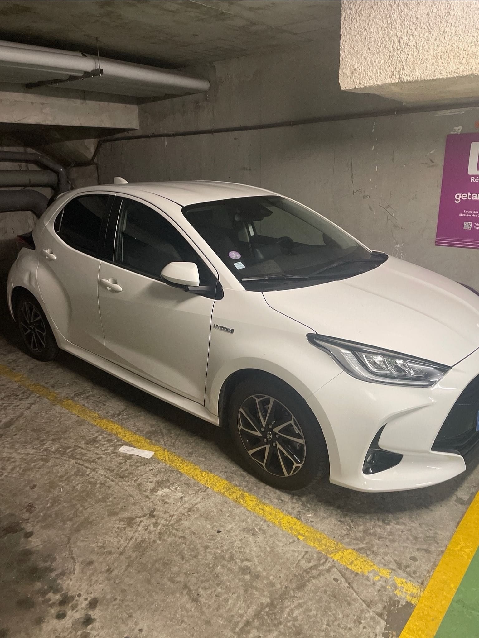 Toyota Yaris Hybride, 2020, Essence 95 / Électrique (hybride), automatique