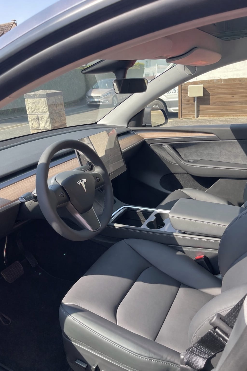 Tesla Model Y avec Siège bébé