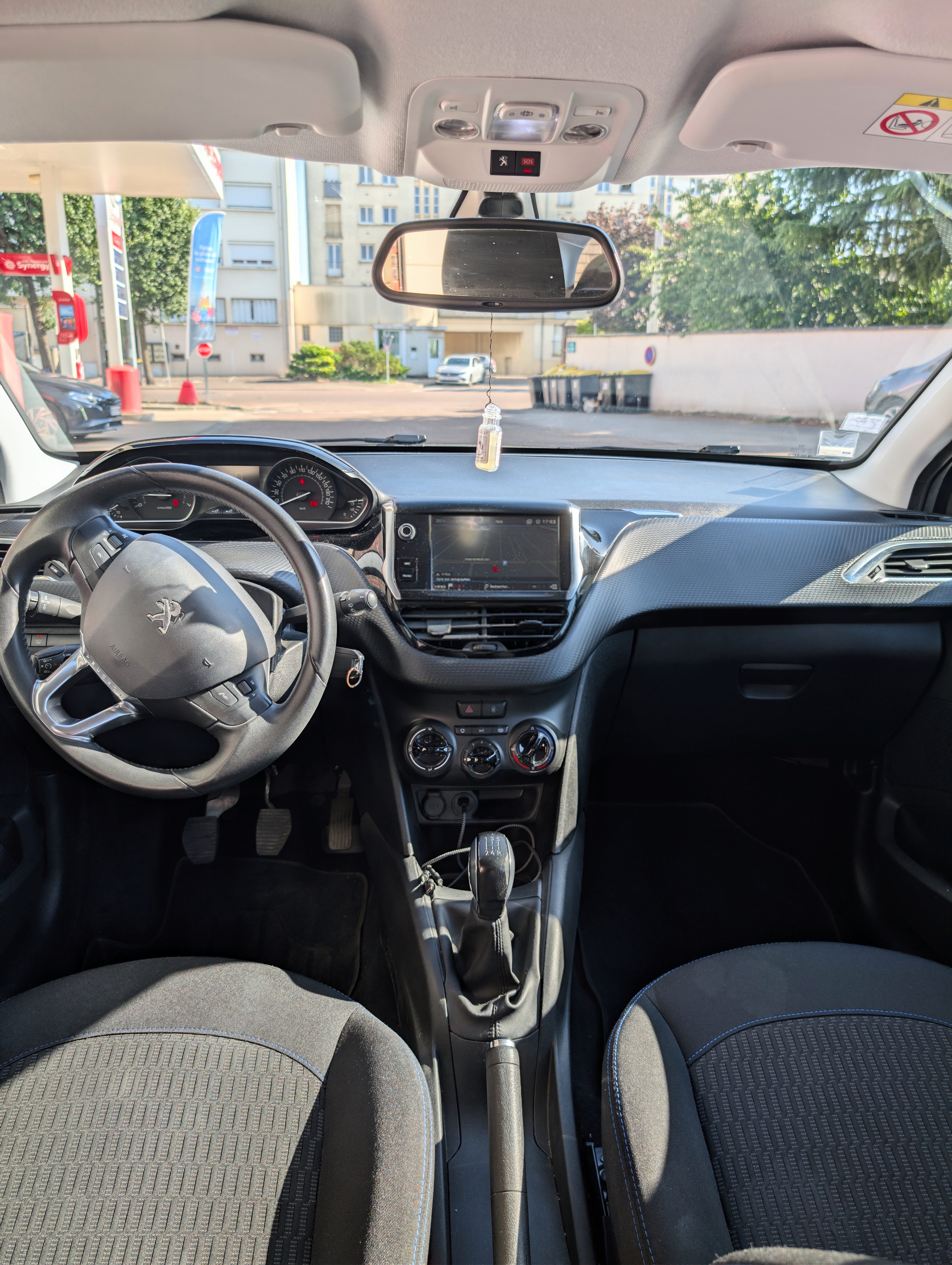 Peugeot 208 avec GPS