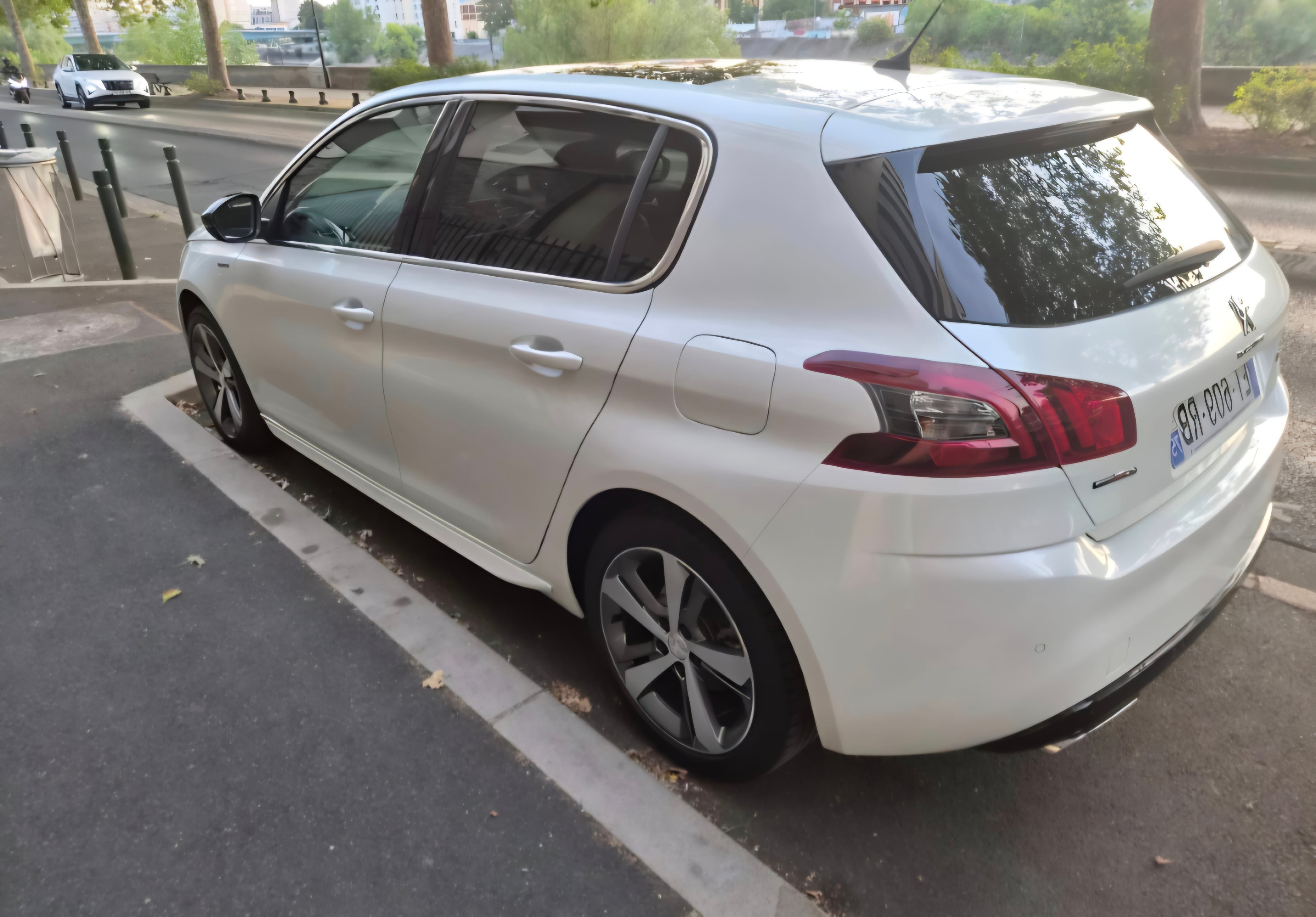 Peugeot 308 GT avec Audio Bluetooth