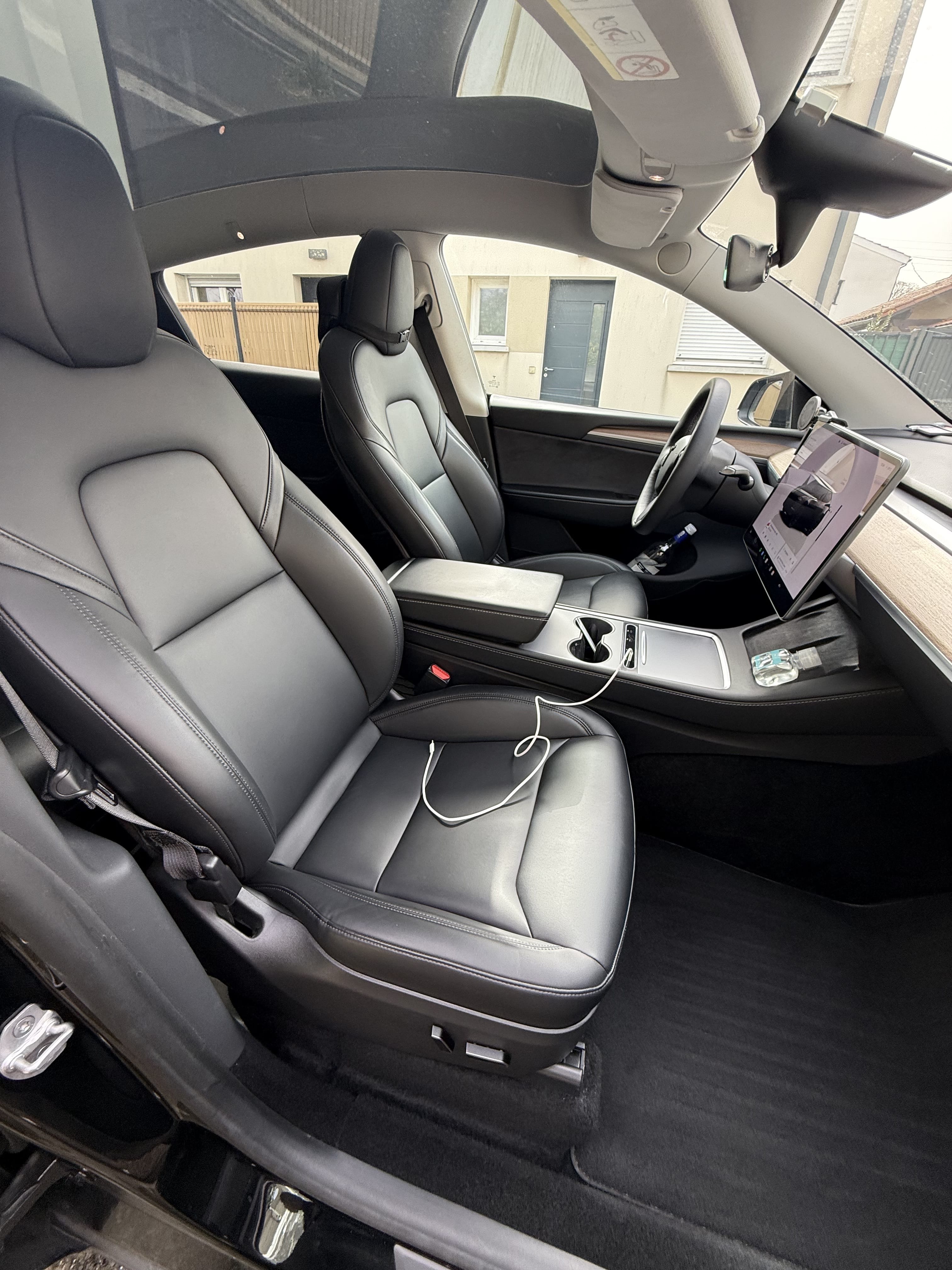 Tesla Model Y Standard Range avec Climatisation