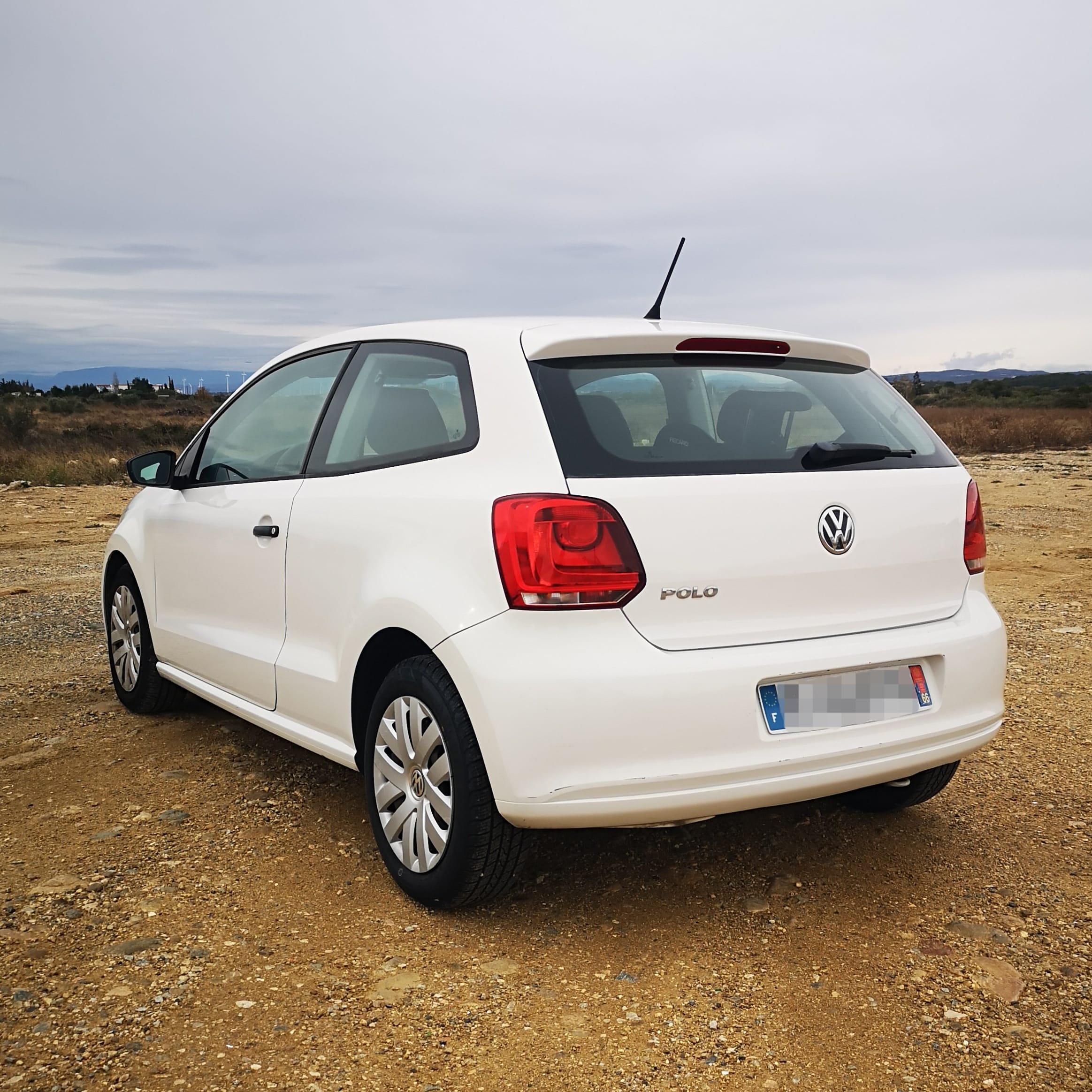 Volkswagen Polo V (essence) - Clim & Bluetooth (par FM) avec Siège bébé