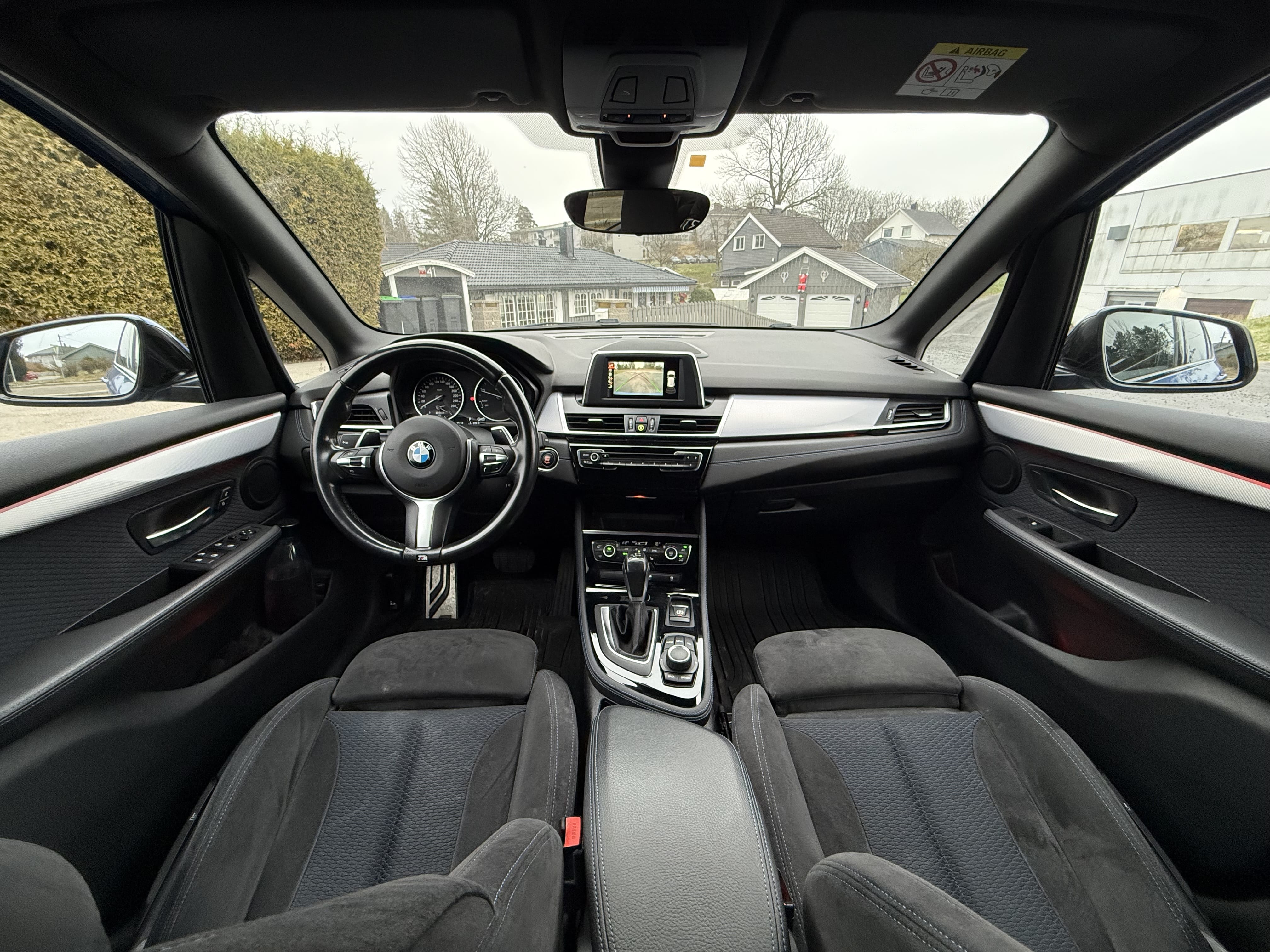 BMW 2-Serie Active Tourer med Babysete