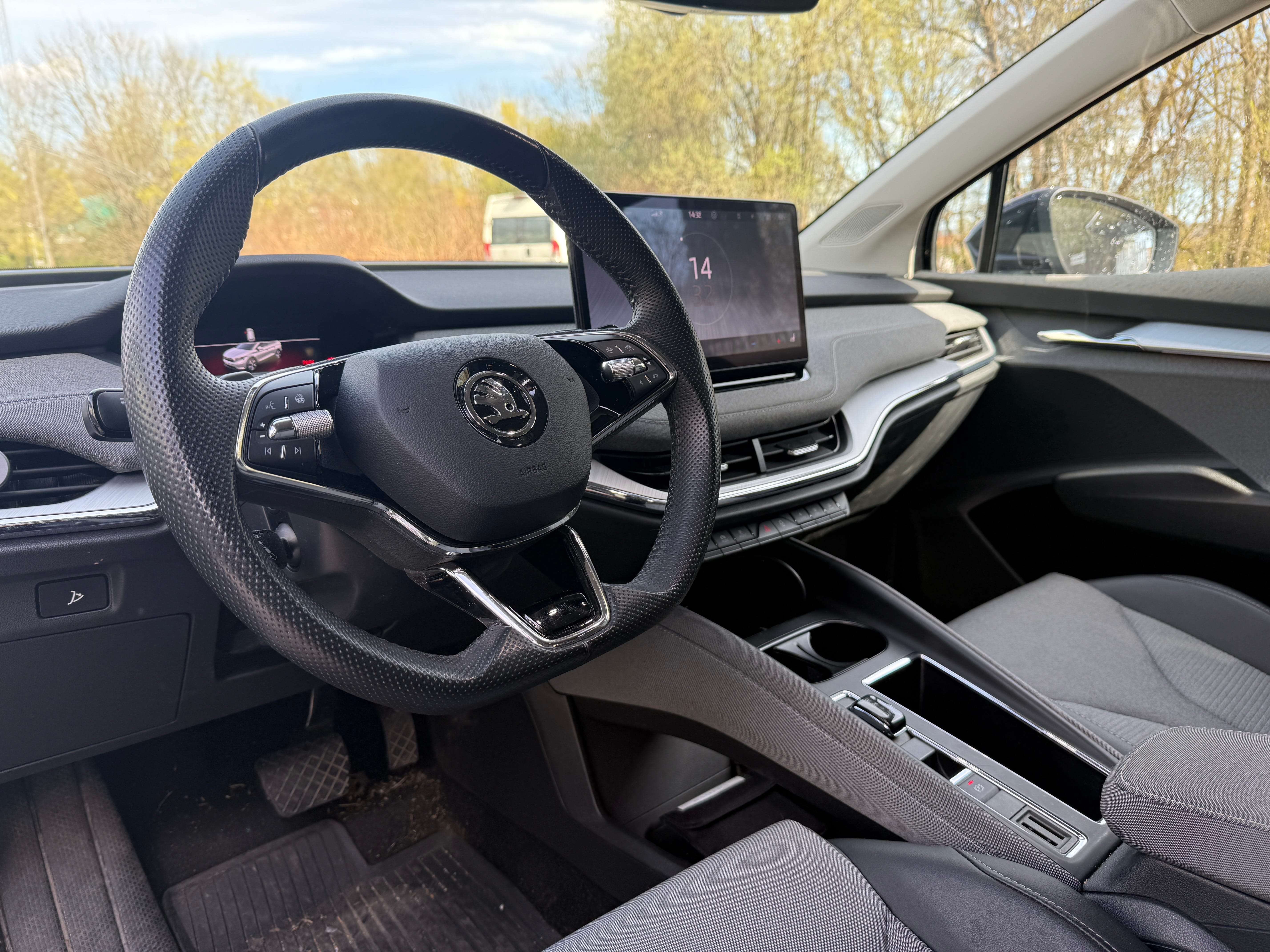Skoda Enyaq 80 mit Navigationsgerät