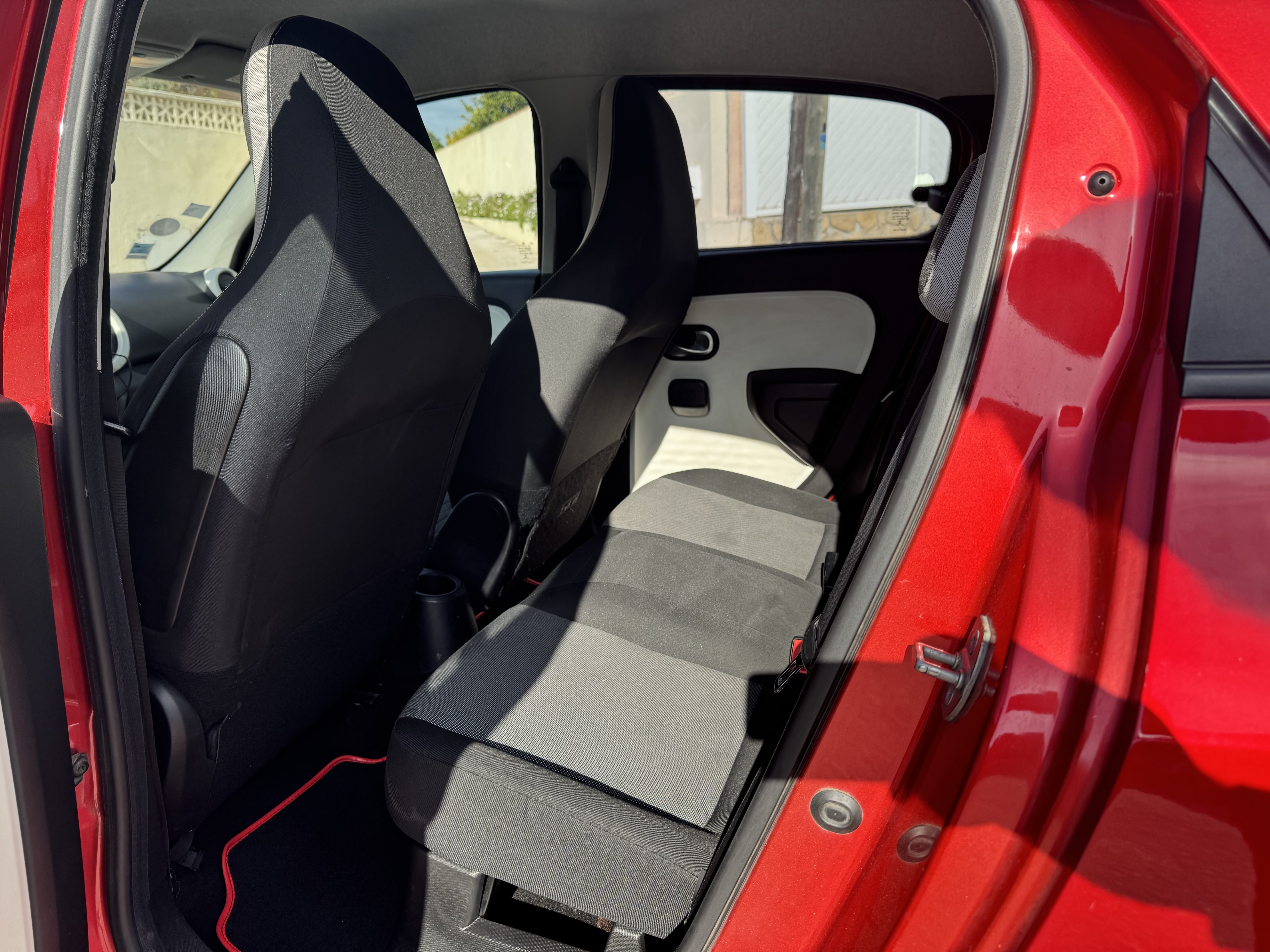 Renault Twingo III avec Autoradio