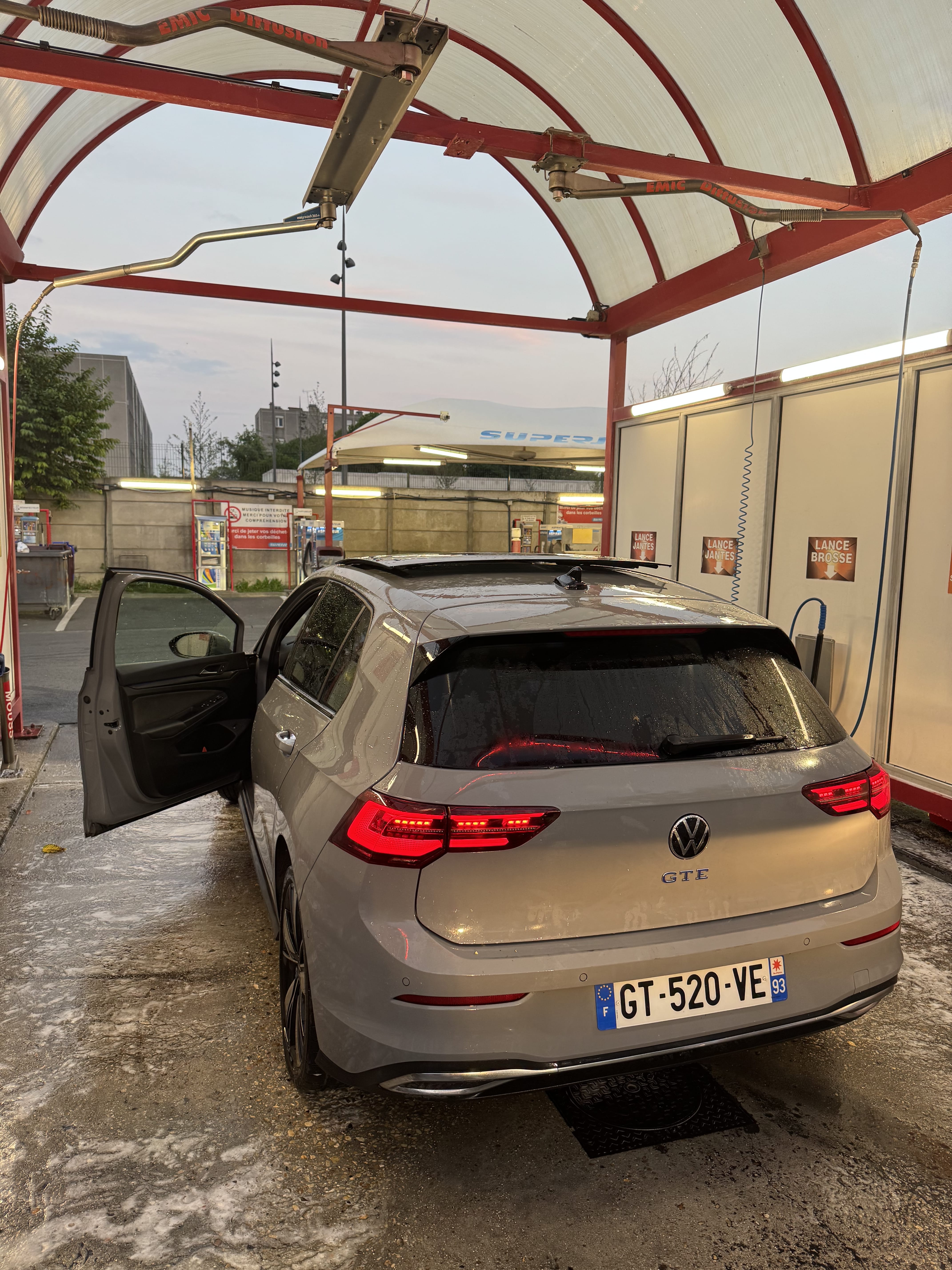 Volkswagen Golf avec GPS