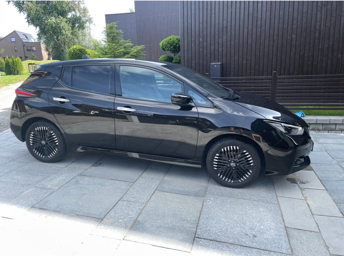Nissan Leaf with Air conditioning