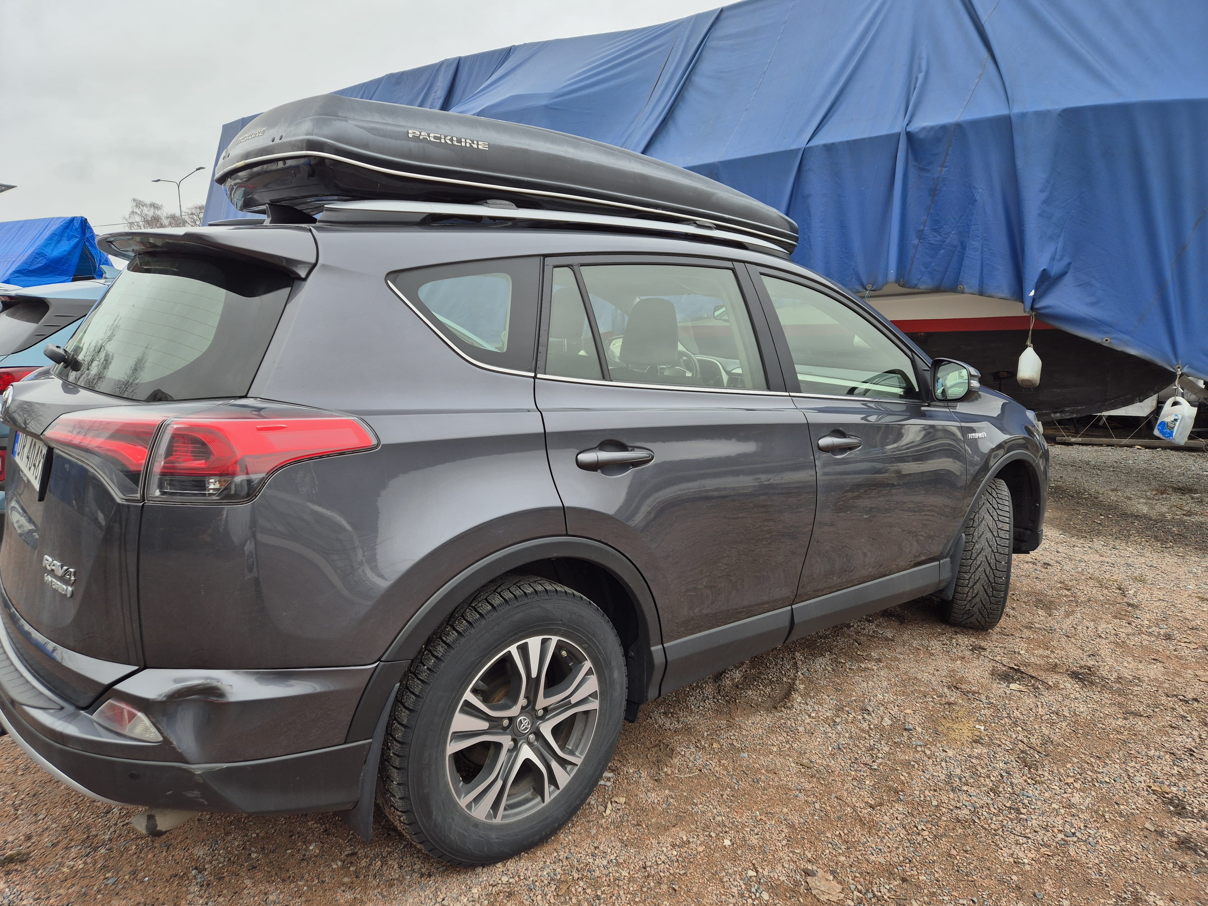 Toyota Rav4 Hybrid with Air conditioning