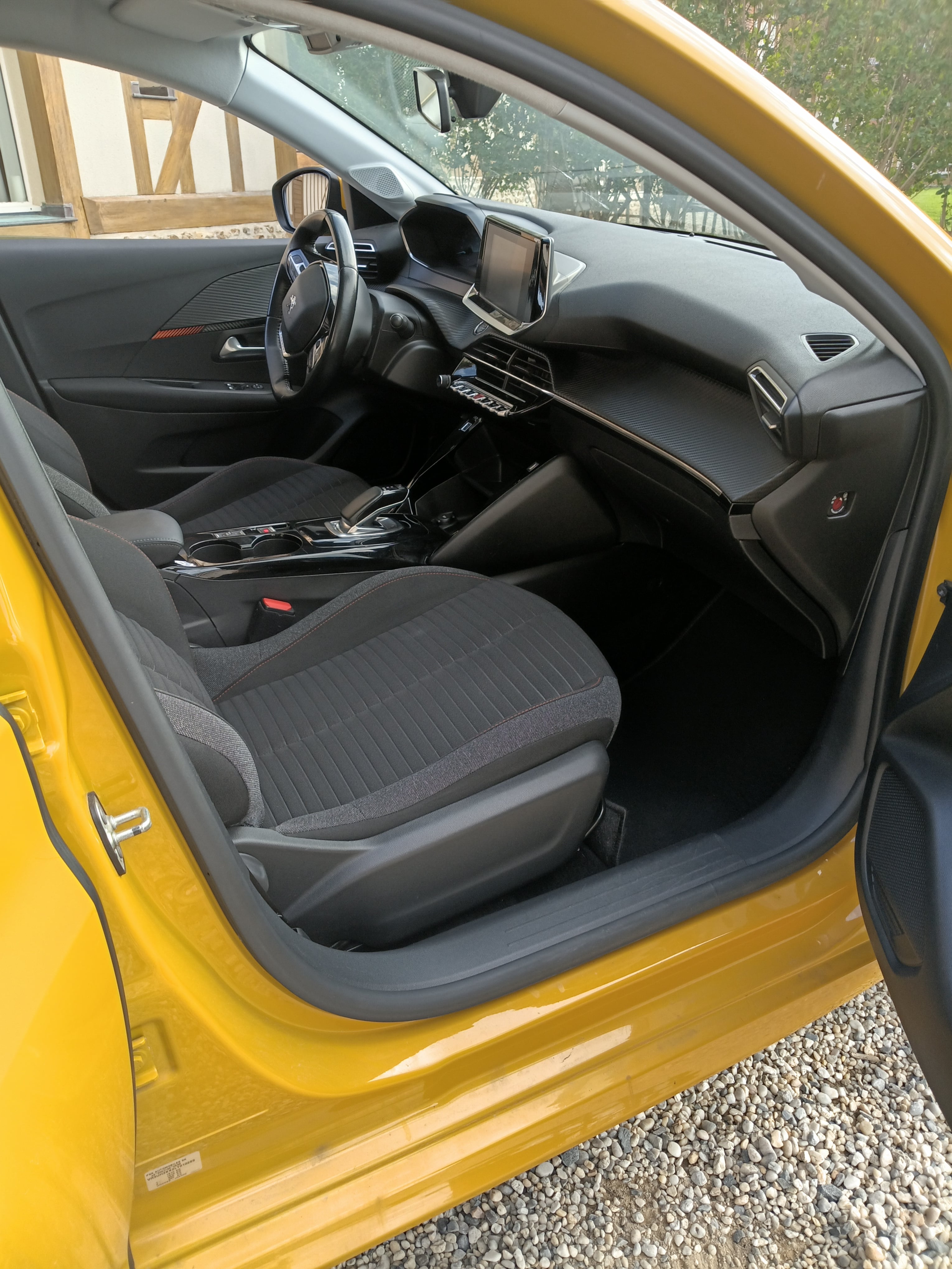 Peugeot 208 Électrique avec Autoradio