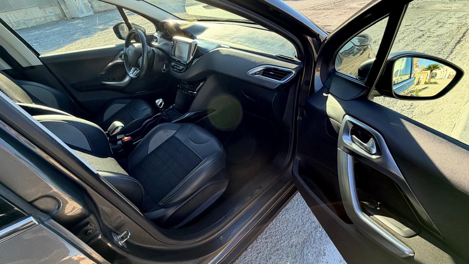 Peugeot 2008 med Dashcam