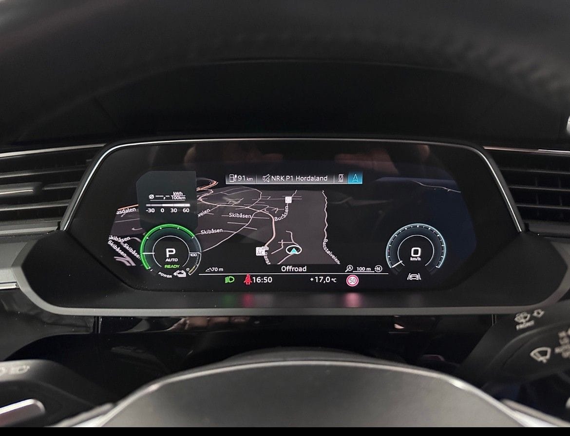 Audi e-tron avec Pneus neige