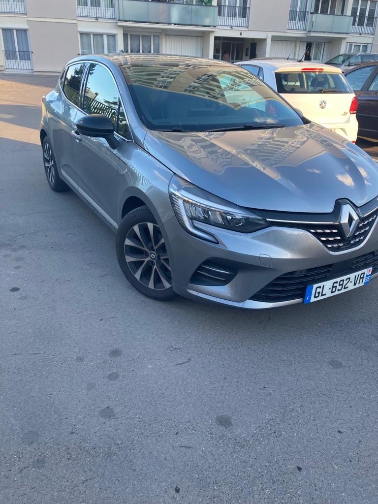 Renault Clio V FULL OPTIONS, 2023, Essence 95