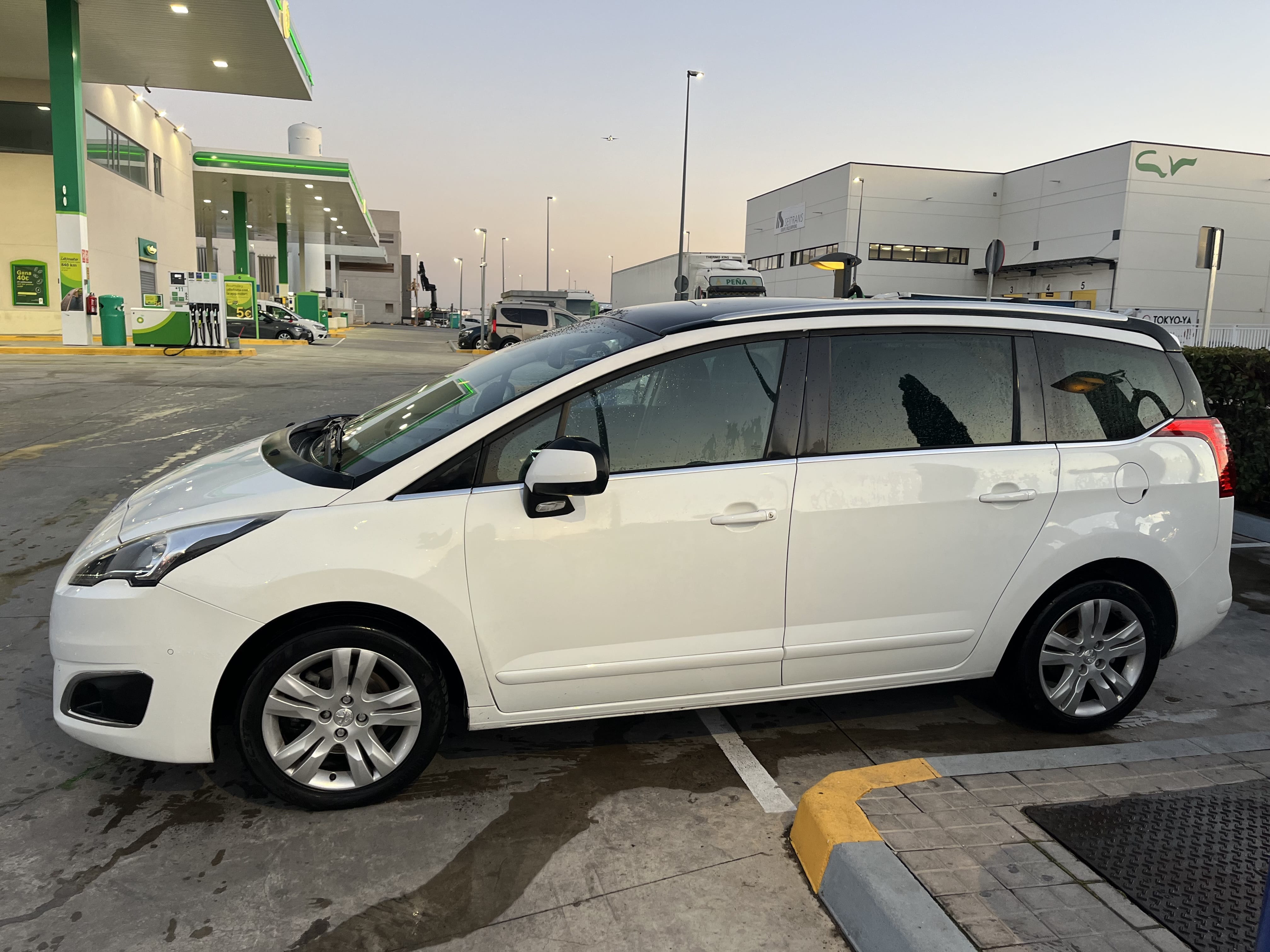 Peugeot 5008 con GPS