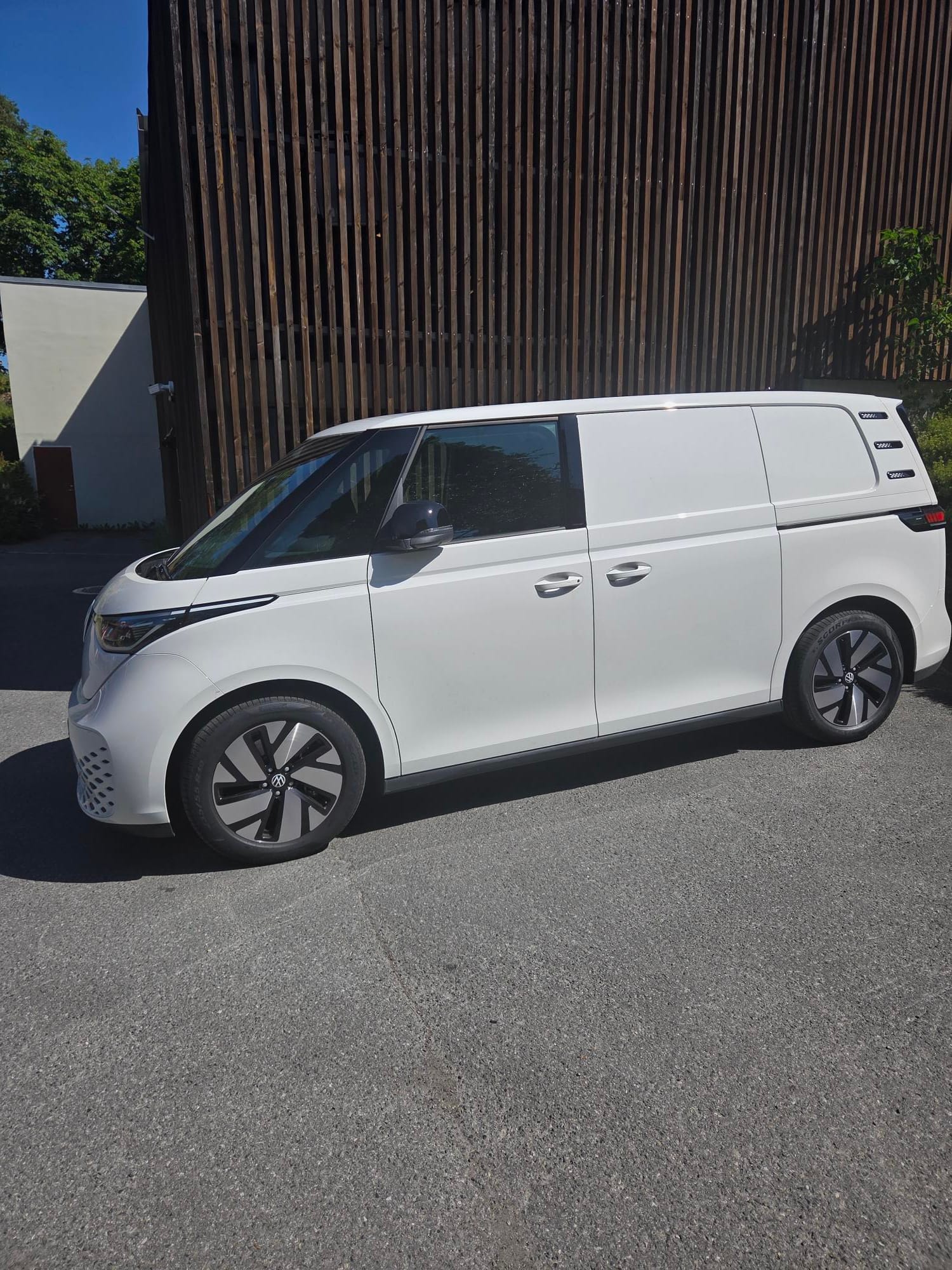 Volkswagen ID. Buzz Cargo med Aircondition