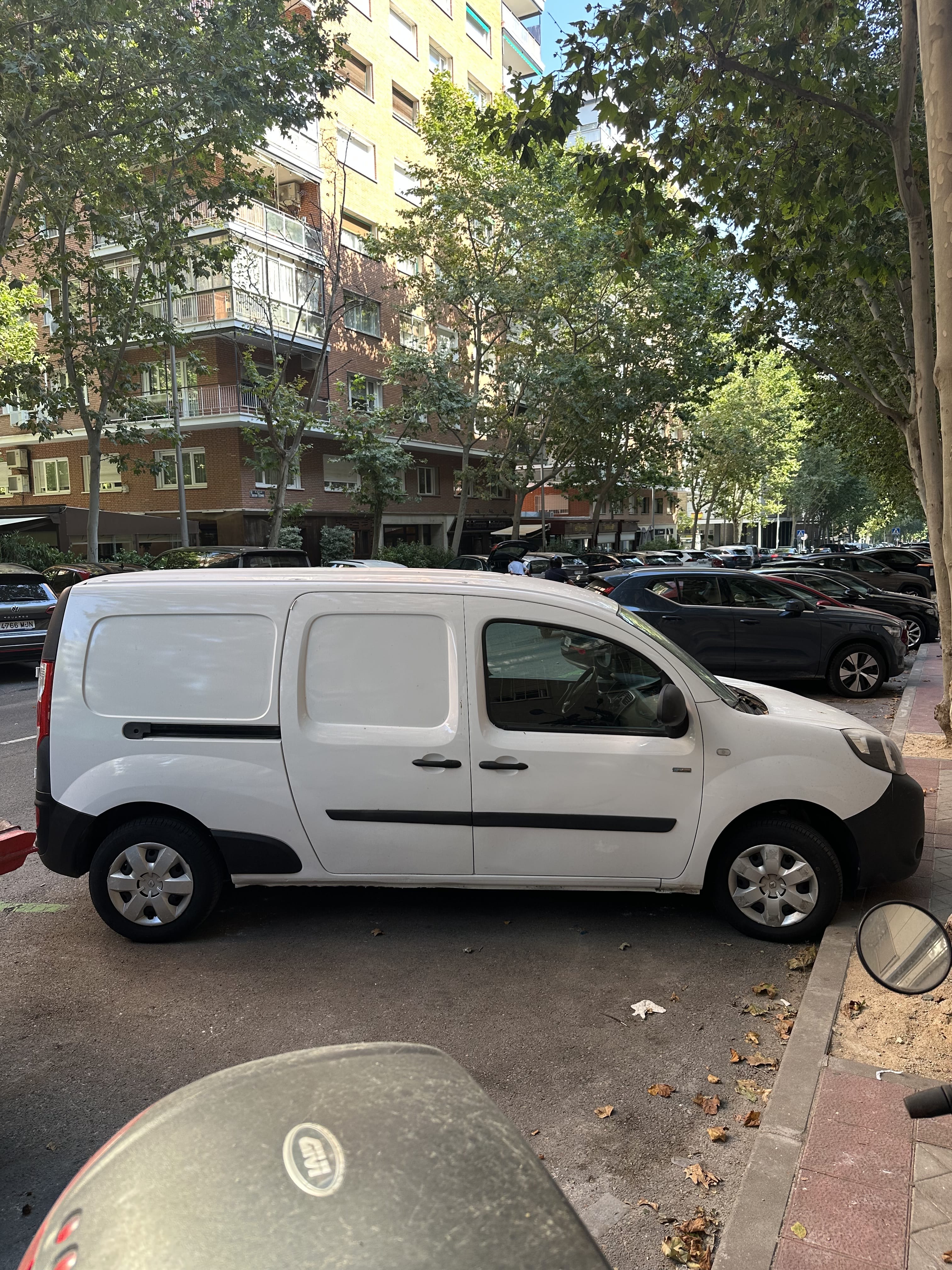Renault Kangoo Furgoneta Electrica, estacionala donde quieras con Aire acondicionado