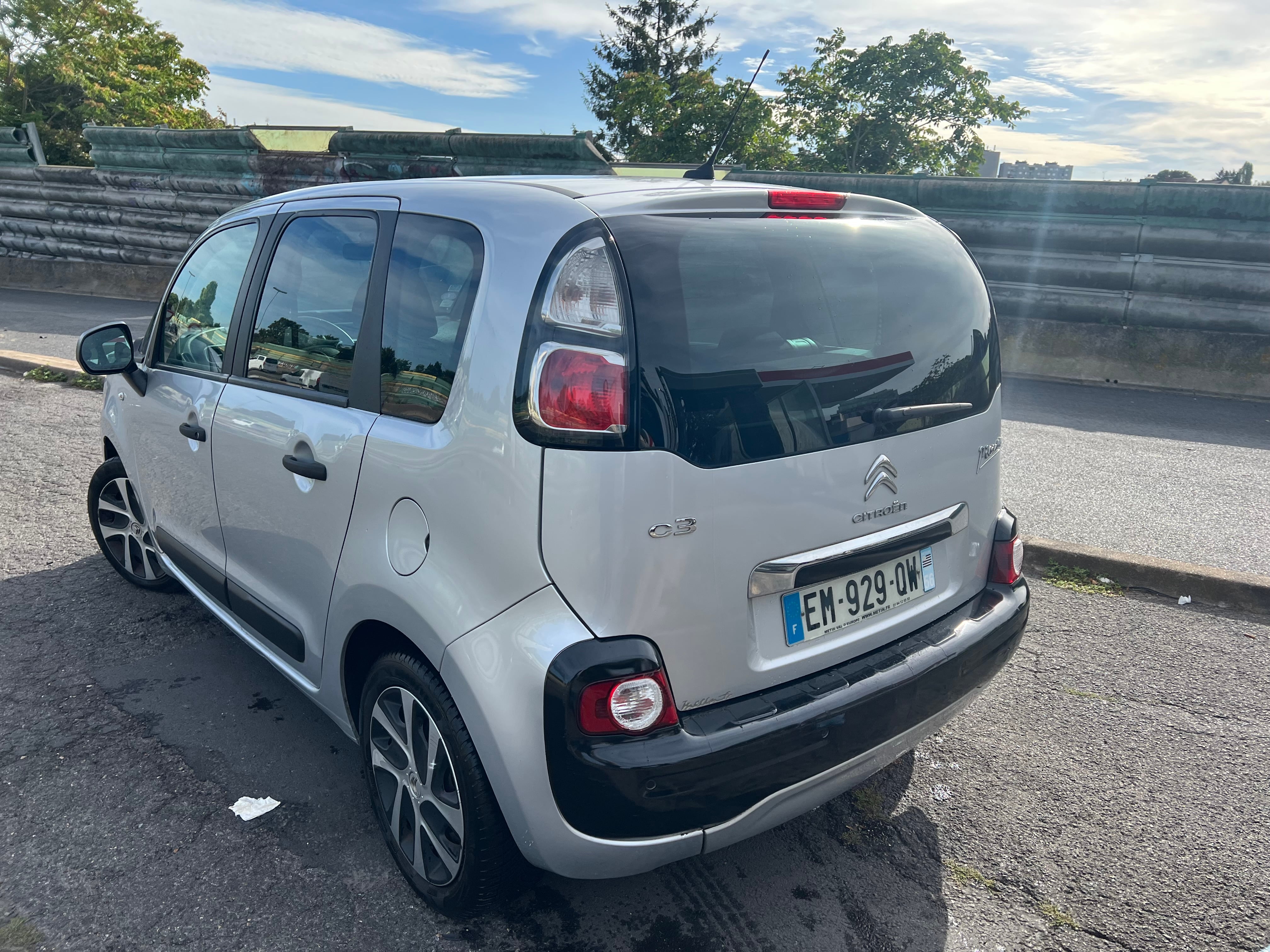 Citroen C3 Picasso avec GPS