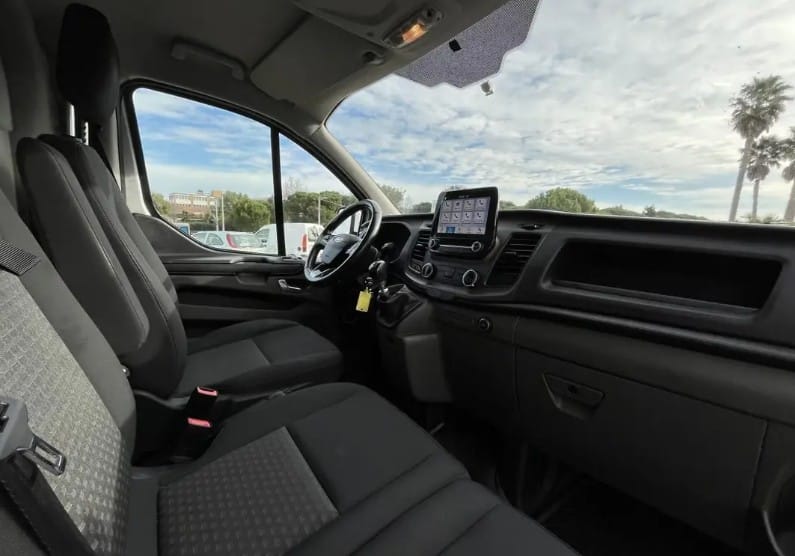 Ford Tourneo Custom avec GPS