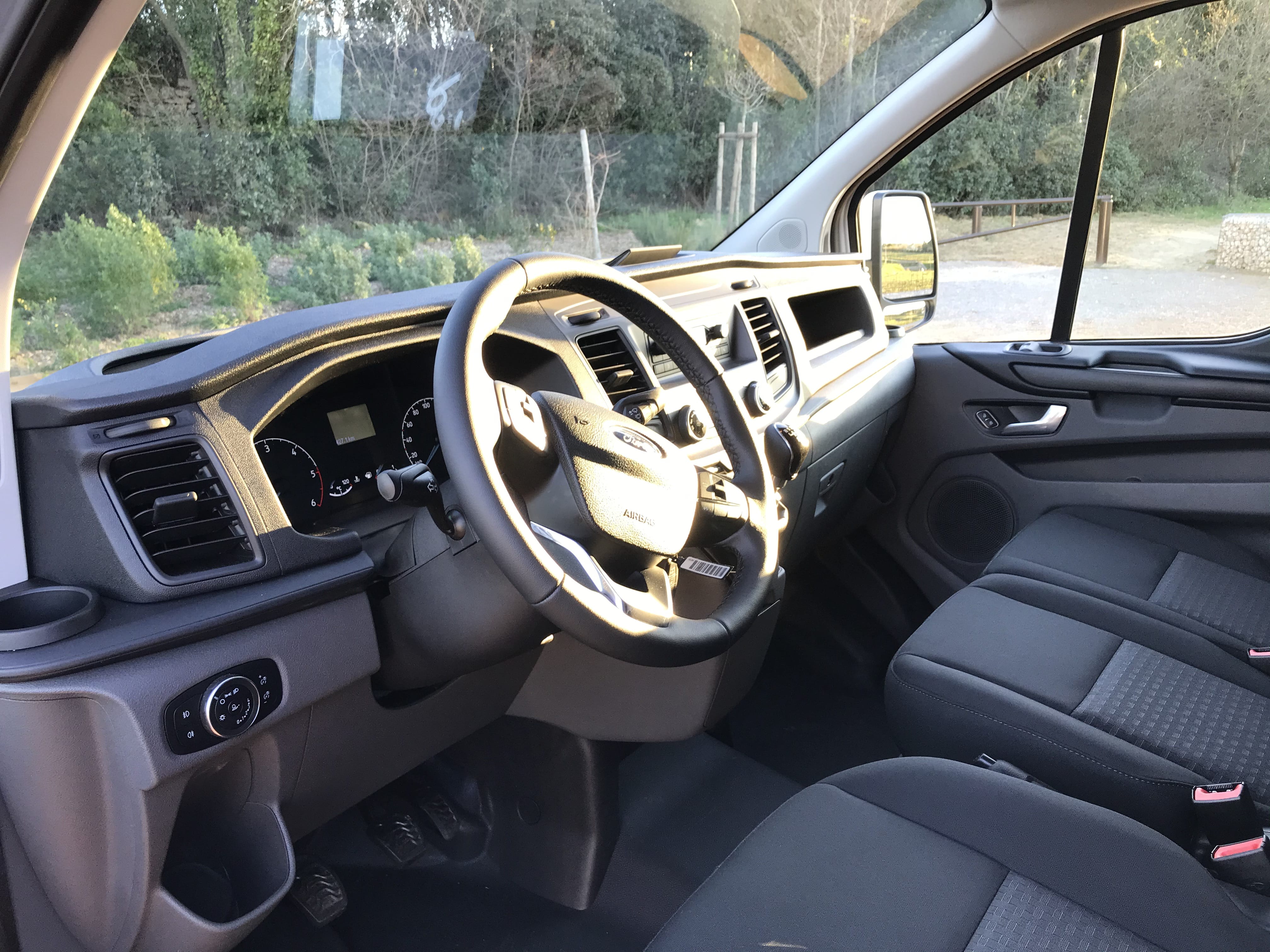 Ford Transit Custom Fourgon 2,2 Diesel avec Audio Bluetooth