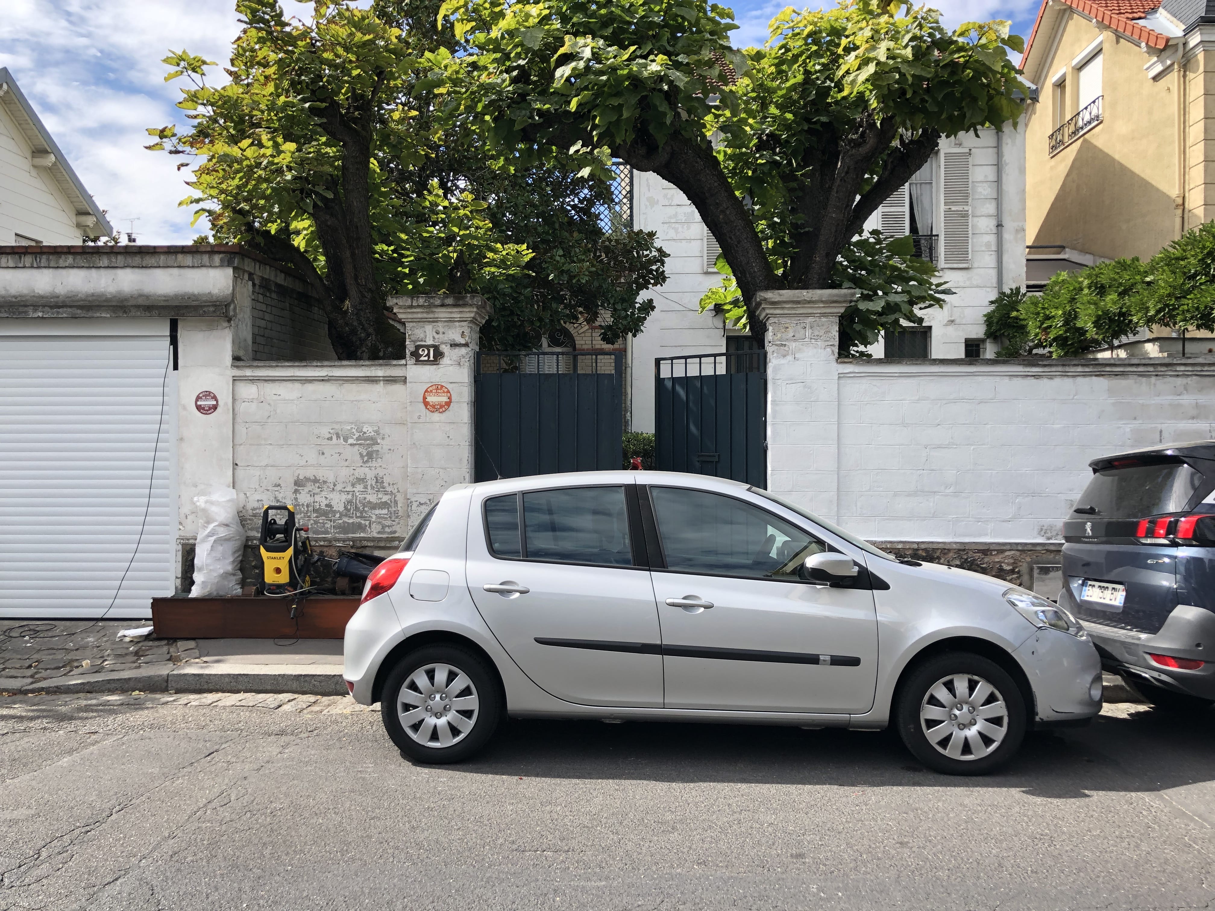 Renault Clio Eco Conso et siège auto en option avec Climatisation