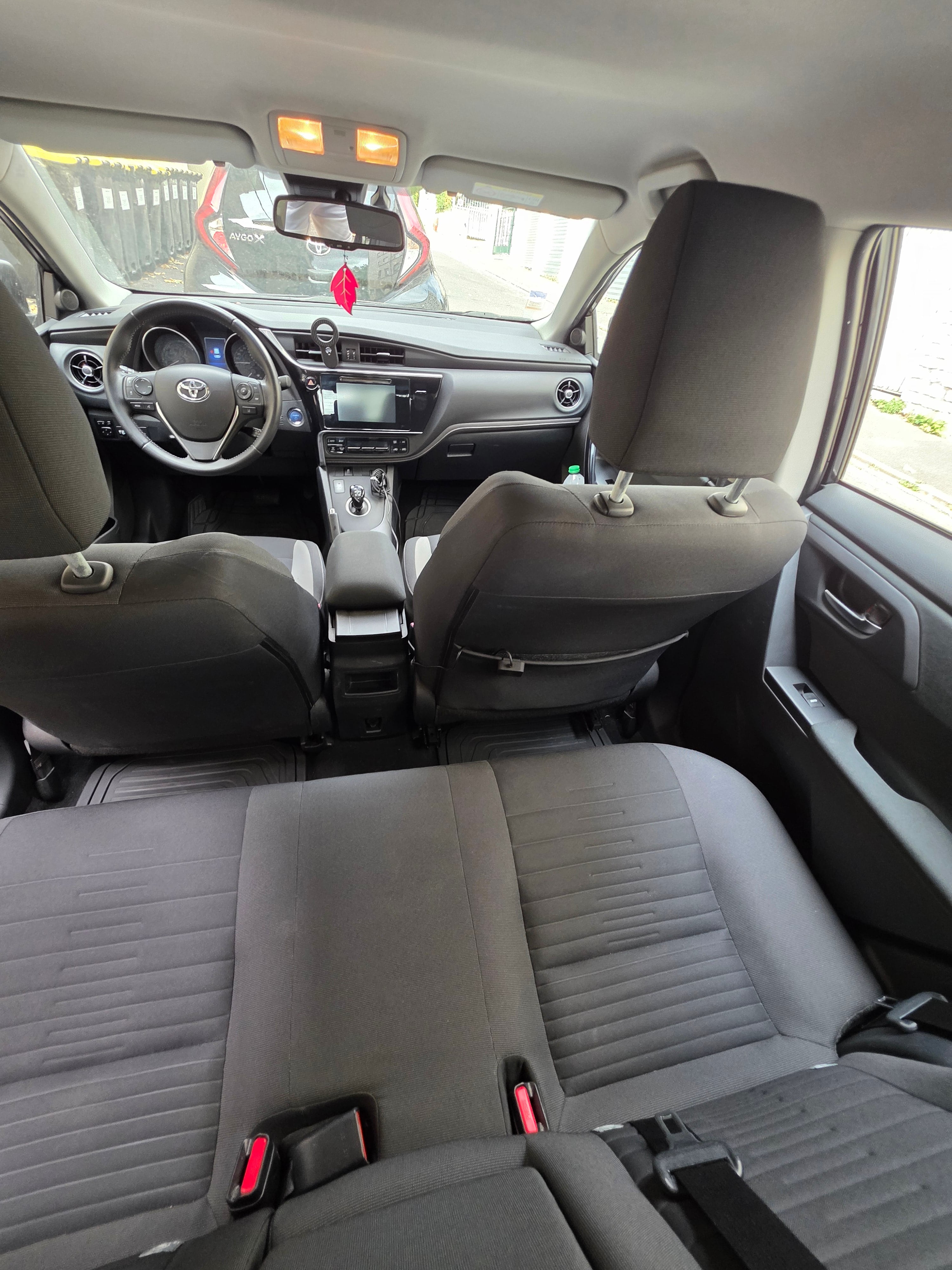 Toyota Auris Hybride avec GPS