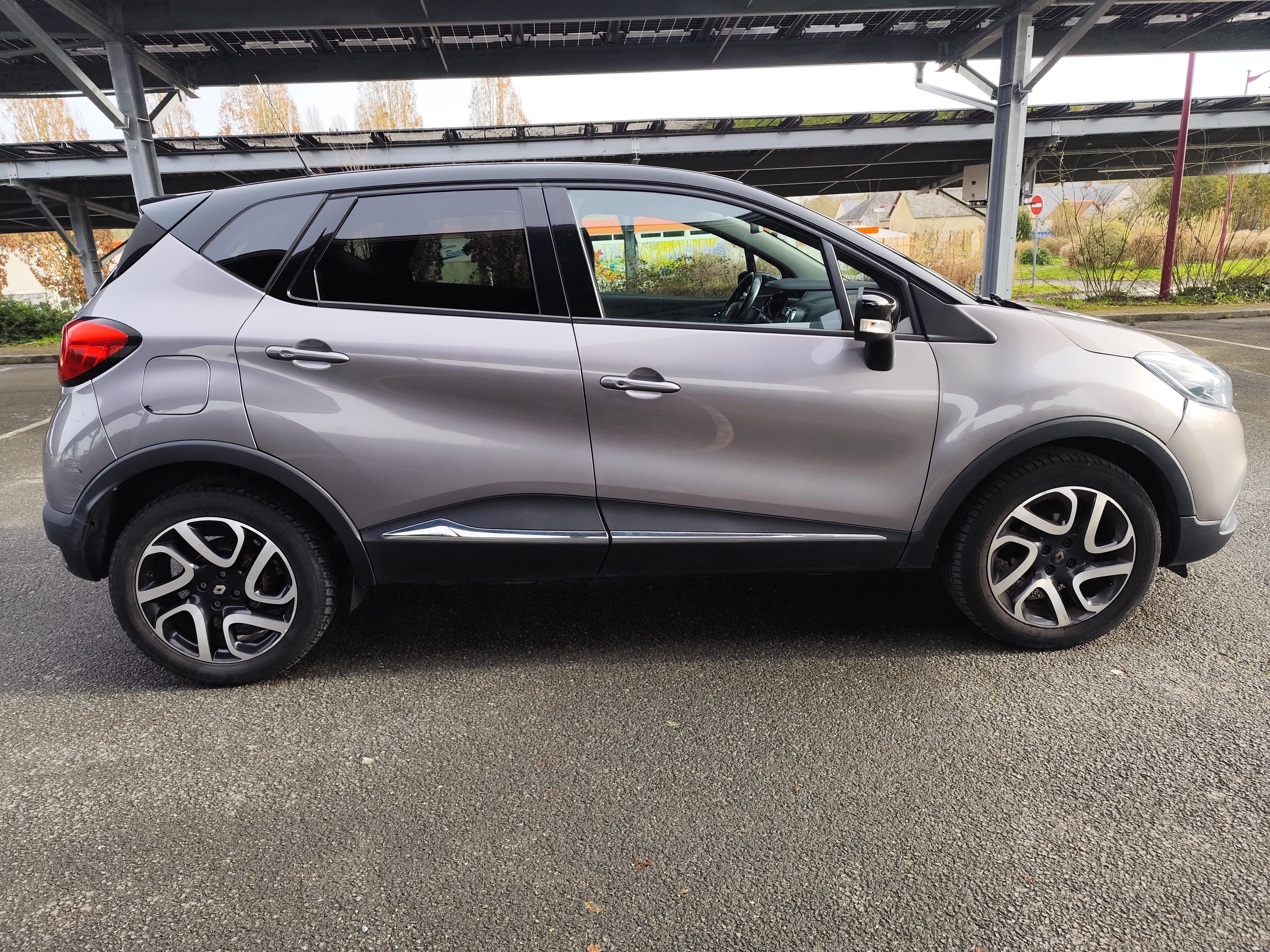 Renault Captur Essence proche gare 24/24 avec Climatisation