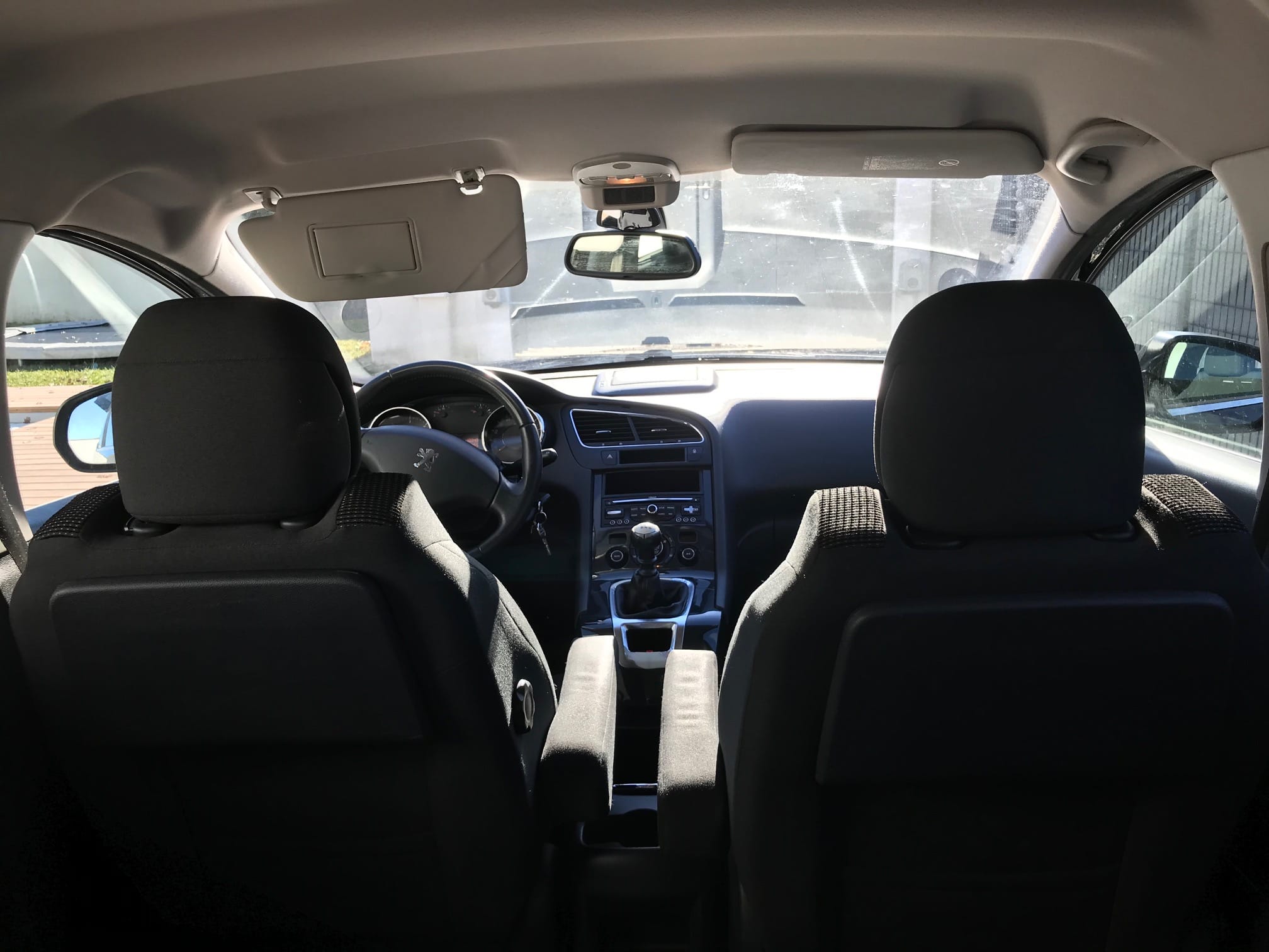 Peugeot 5008 avec GPS